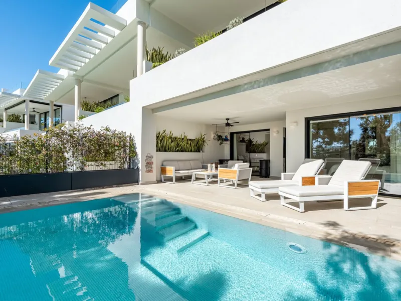 Modern and exclusive townhouse built in 2020, with a design and interior that truly make it stand out in the area.