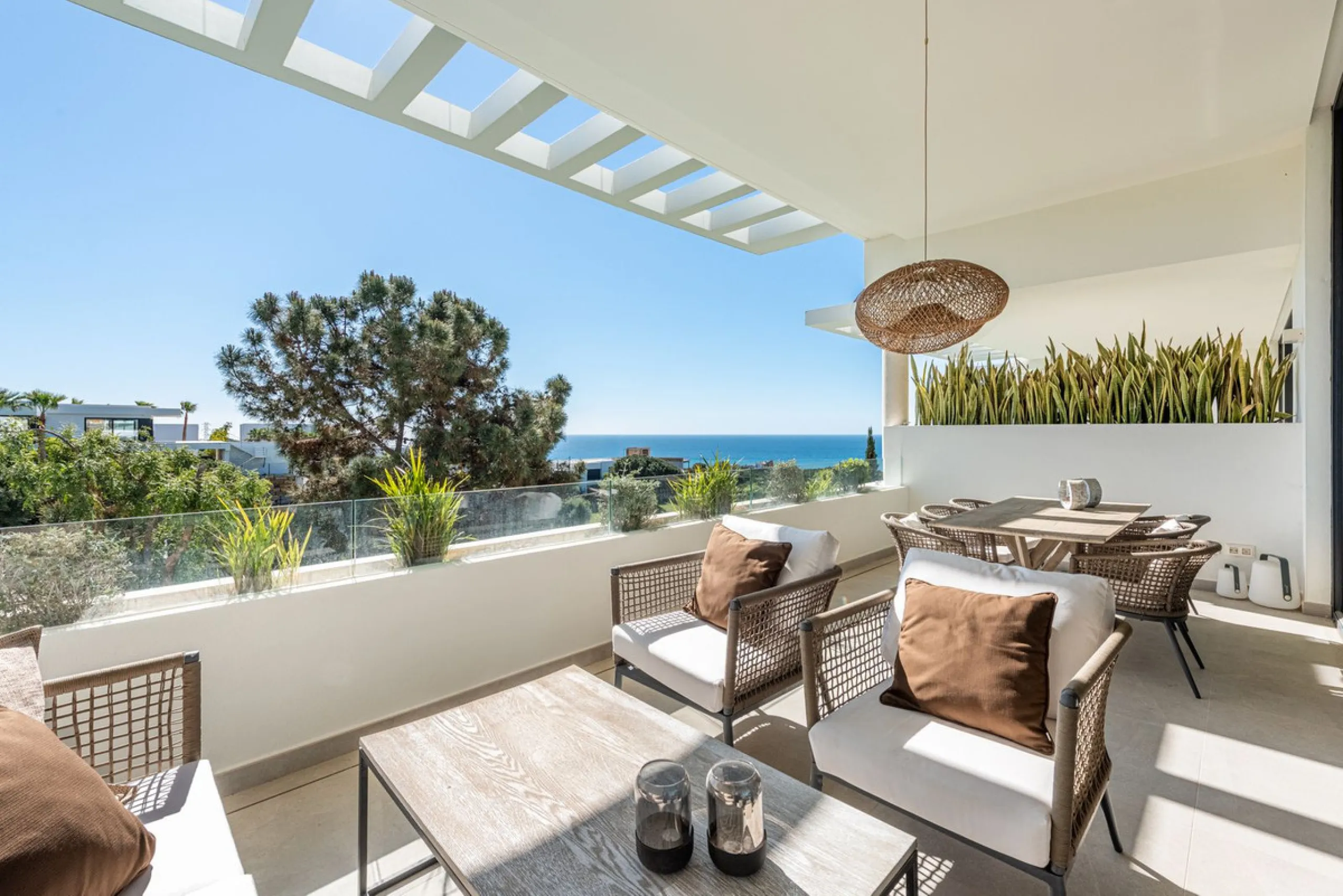 Modern and exclusive townhouse built in 2020, with a design and interior that truly make it stand out in the area.
