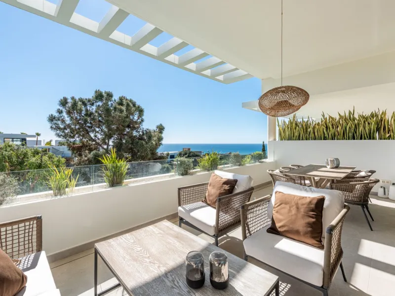Modern and exclusive townhouse built in 2020, with a design and interior that truly make it stand out in the area.