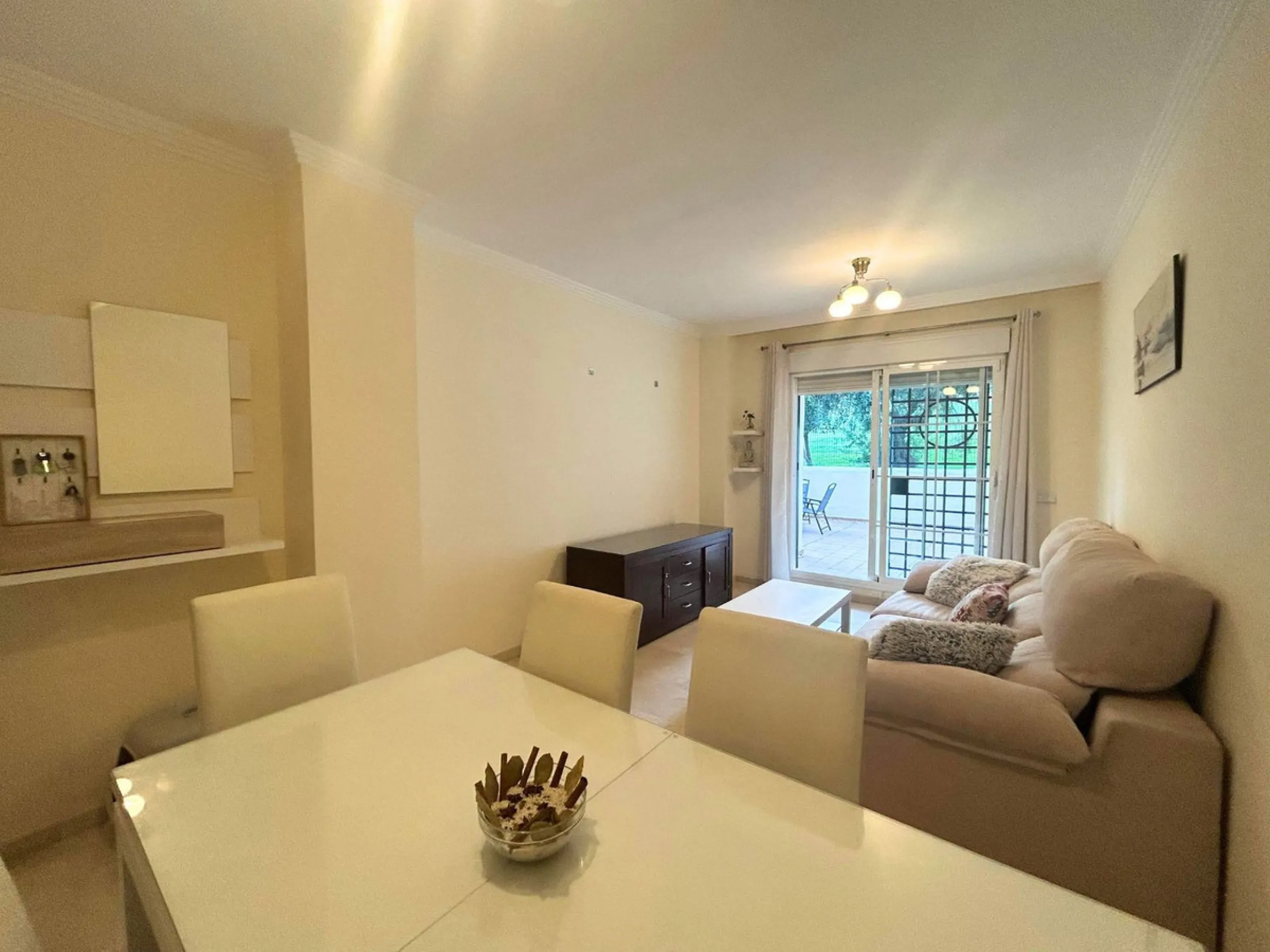 Ground floor with large terrace and golf views in Arenal Golf – Benalmádena