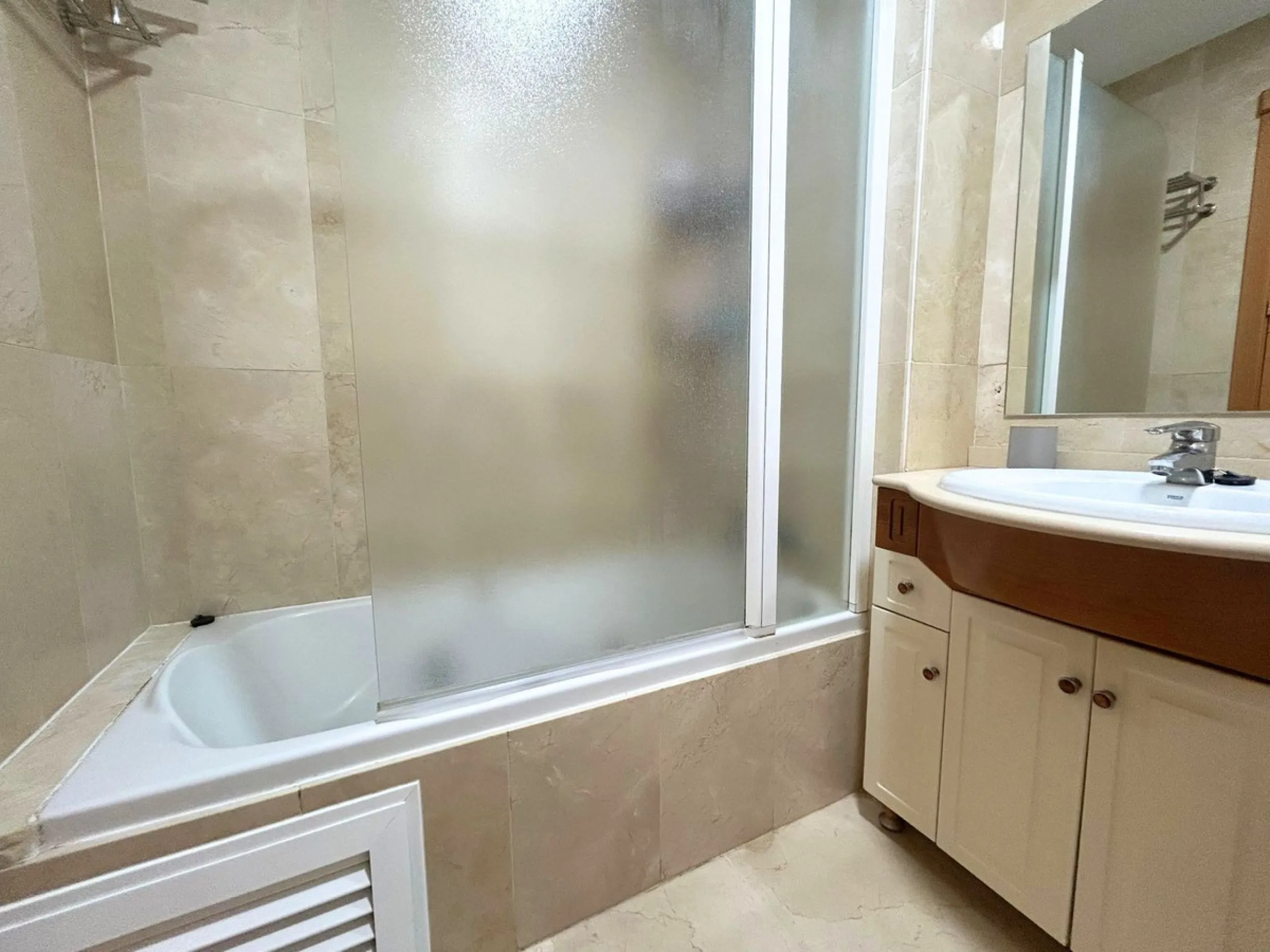 Ground floor with large terrace and golf views in Arenal Golf – Benalmádena