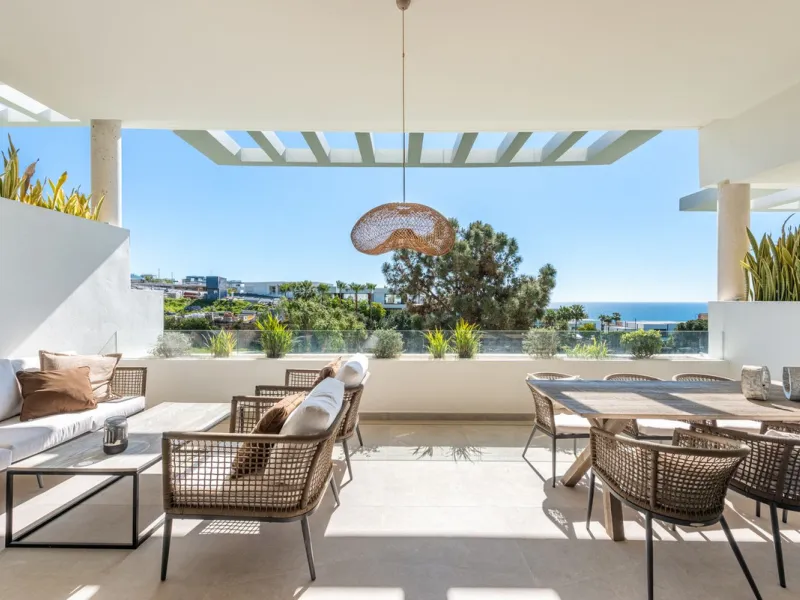 Modern and exclusive townhouse built in 2020, with a design and interior that truly make it stand out in the area.