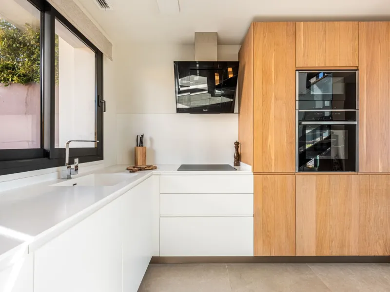 Modern and exclusive townhouse built in 2020, with a design and interior that truly make it stand out in the area.