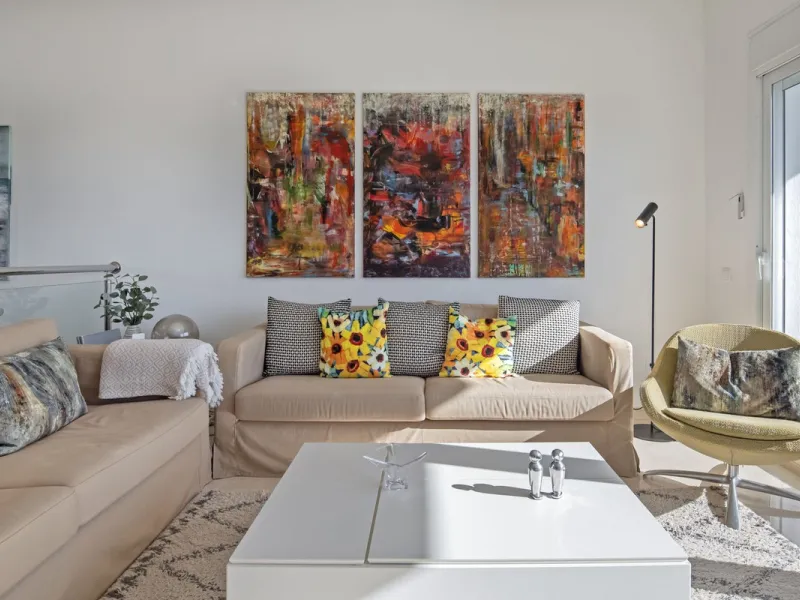 House - Semi-Detached House в продаже в Marbella, Málaga. В доме 4 спален и 4 ванных комнат. Площадь дома 141 м²