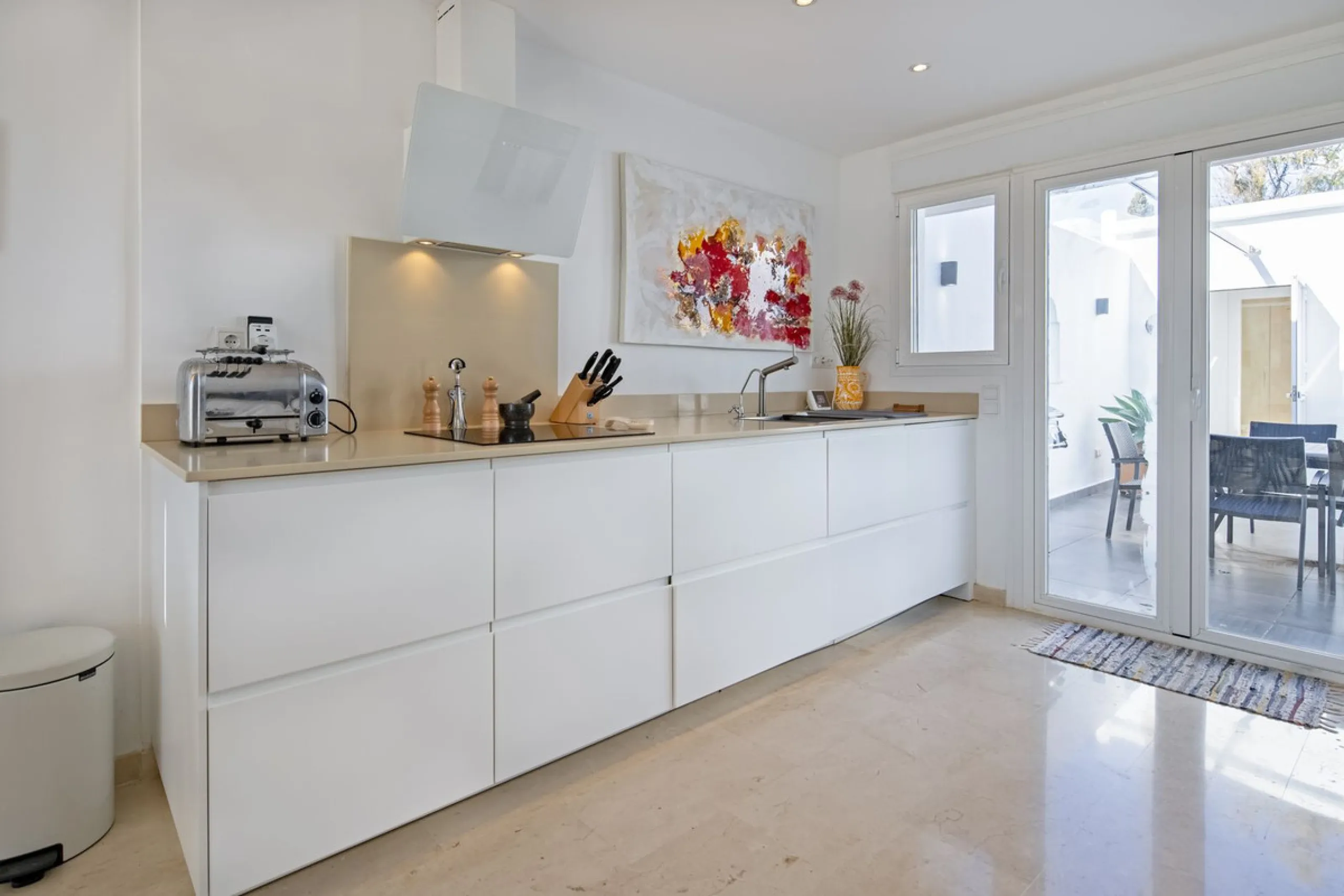 House - Semi-Detached House в продаже в Marbella, Málaga. В доме 4 спален и 4 ванных комнат. Площадь дома 141 м²
