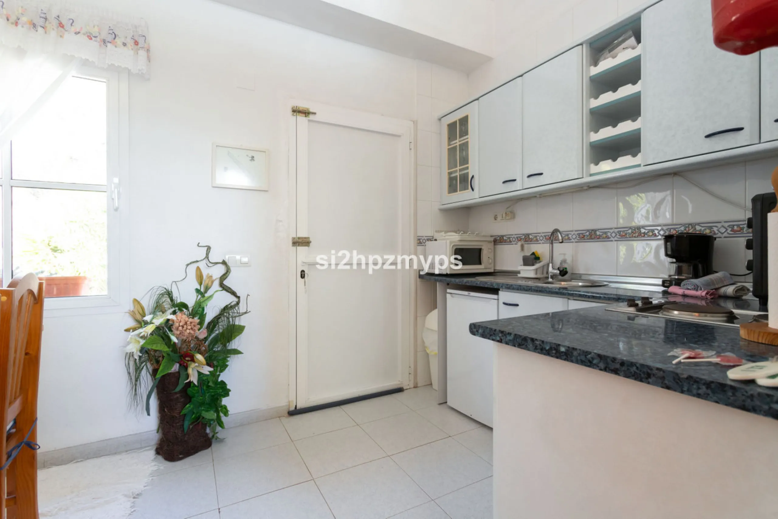 Große Villa in Torrox mit Tennisplatz und guten Geschäftsmöglichkeiten