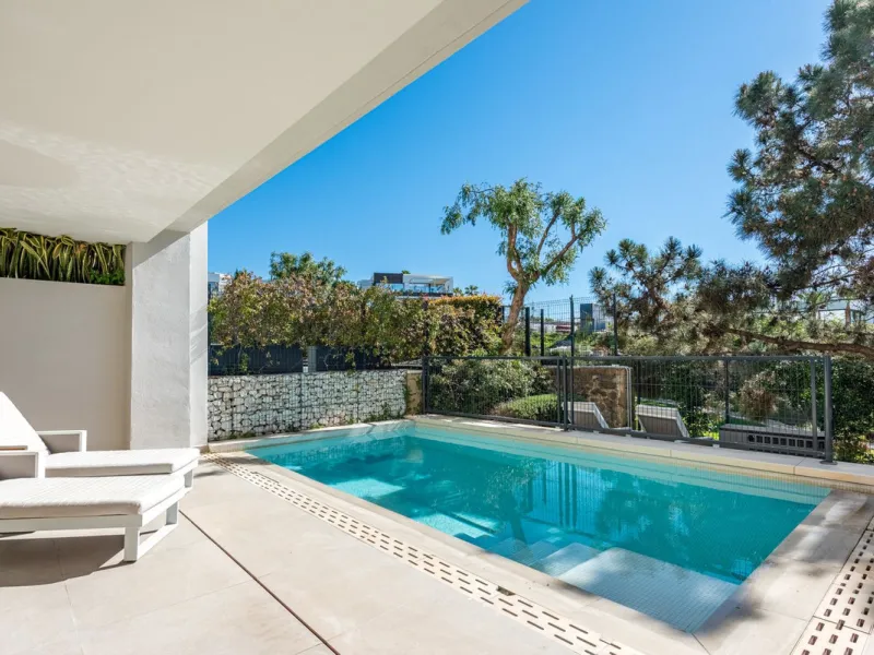 Modern and exclusive townhouse built in 2020, with a design and interior that truly make it stand out in the area.