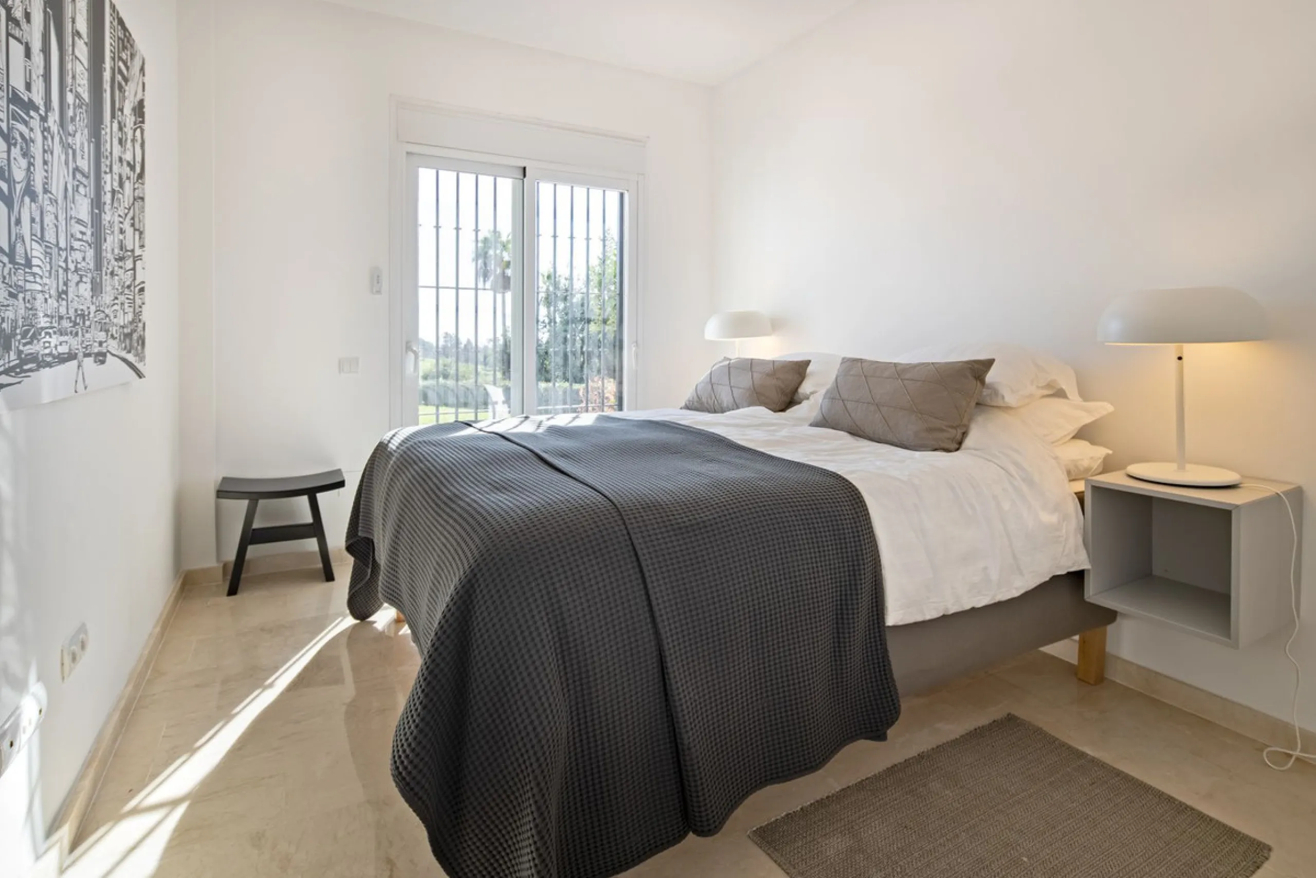 House - Semi-Detached House в продаже в Marbella, Málaga. В доме 4 спален и 4 ванных комнат. Площадь дома 141 м²