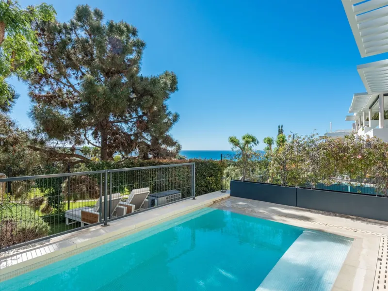 Modern and exclusive townhouse built in 2020, with a design and interior that truly make it stand out in the area.