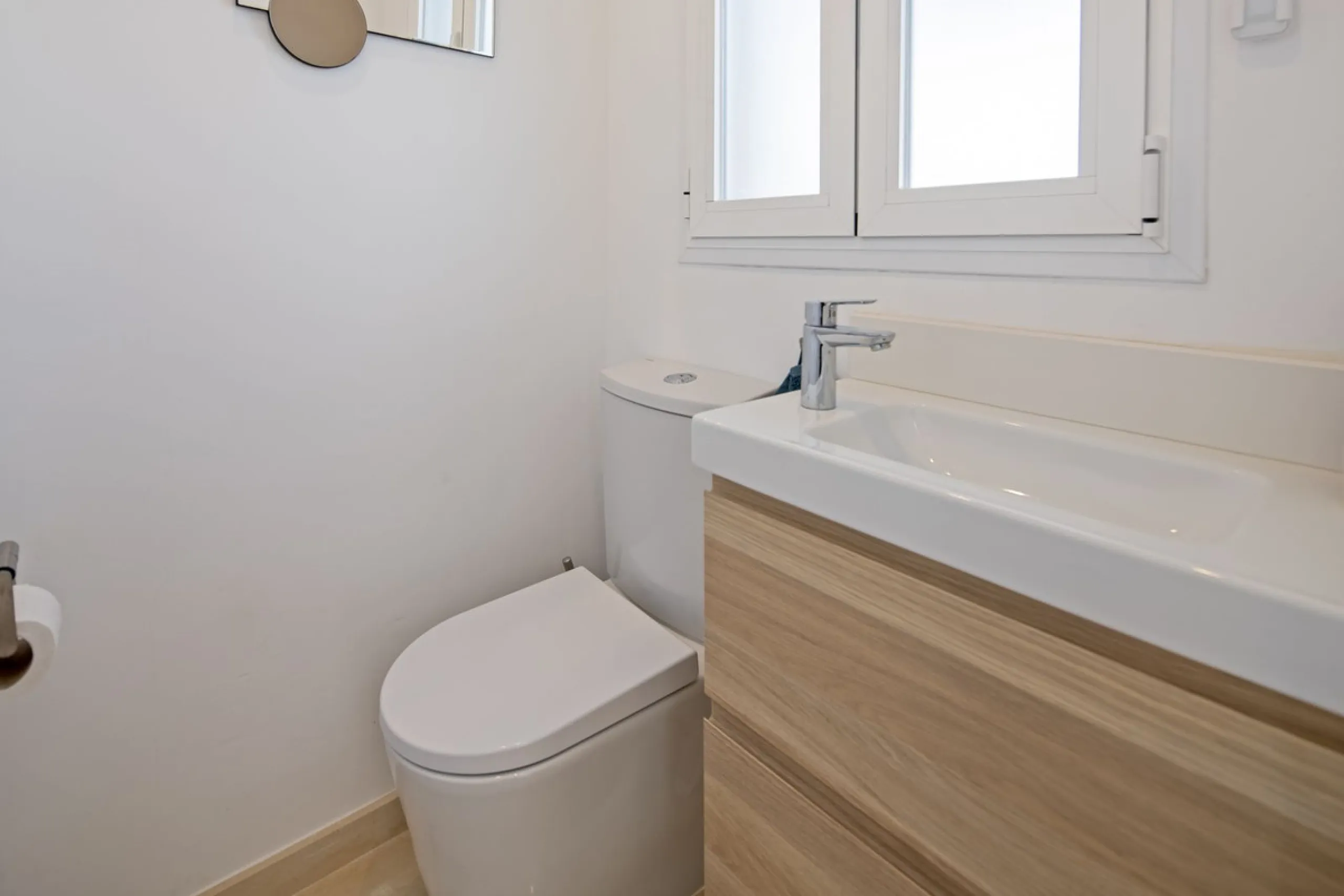 House - Semi-Detached House в продаже в Marbella, Málaga. В доме 4 спален и 4 ванных комнат. Площадь дома 141 м²