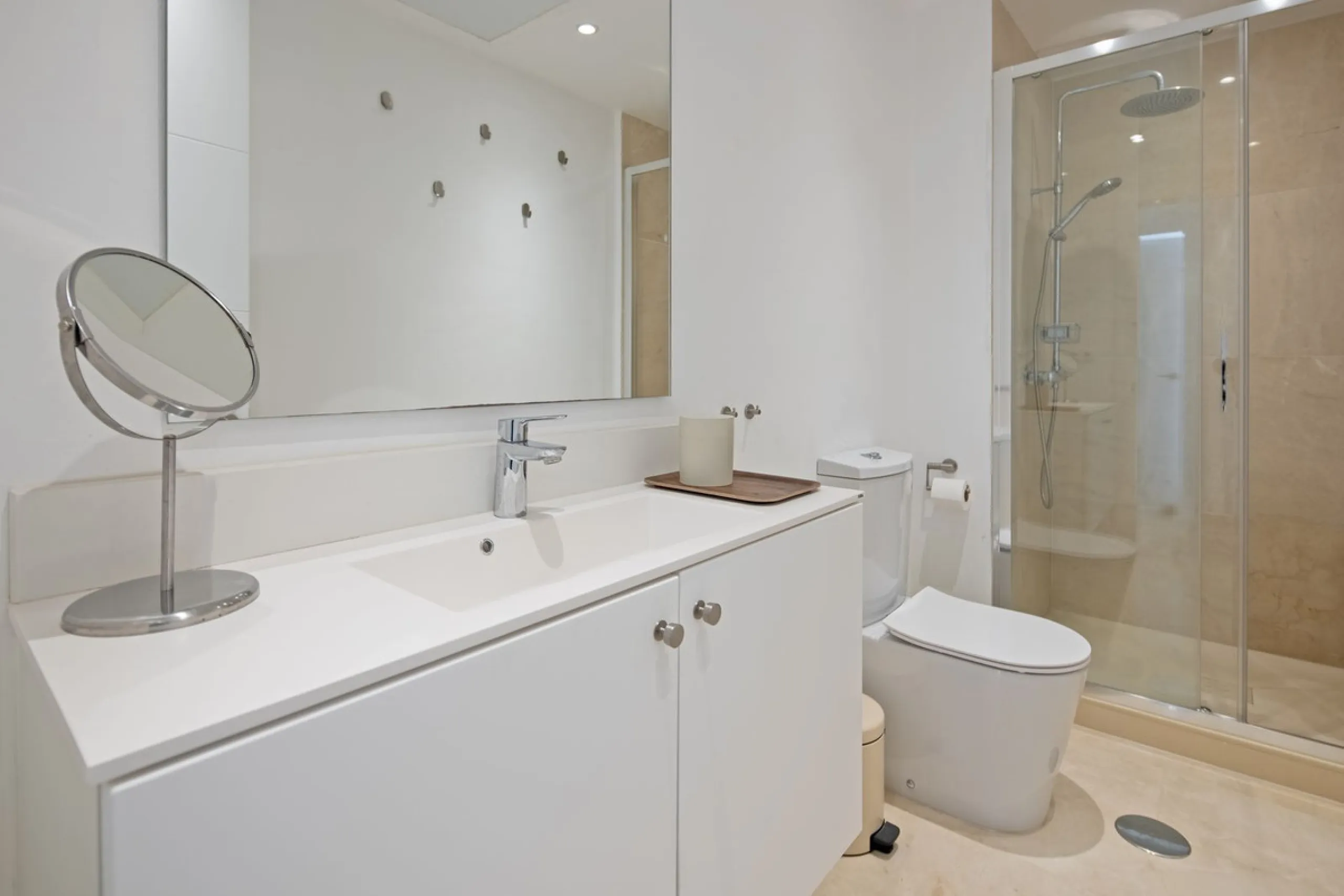 House - Semi-Detached House в продаже в Marbella, Málaga. В доме 4 спален и 4 ванных комнат. Площадь дома 141 м²