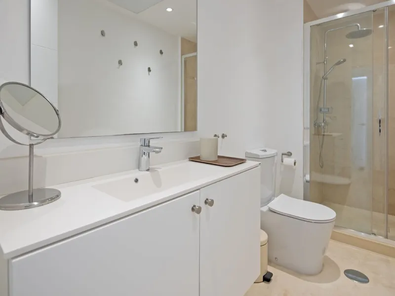 House - Semi-Detached House в продаже в Marbella, Málaga. В доме 4 спален и 4 ванных комнат. Площадь дома 141 м²