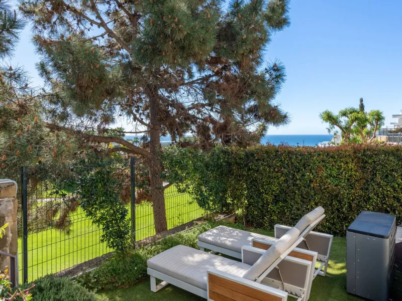 Modern and exclusive townhouse built in 2020, with a design and interior that truly make it stand out in the area.