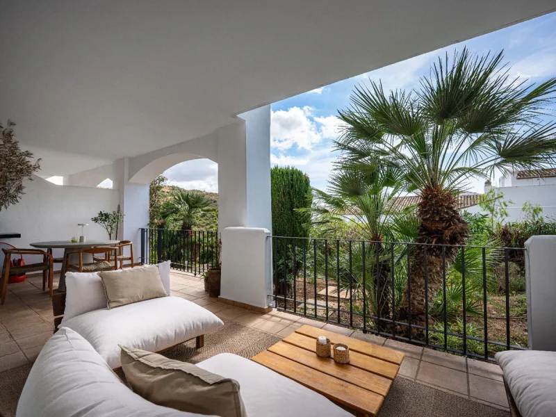 This apartment is a modern two-bedroom, two-bathroom home set in a private gated community in La Quinta. Surrounded by a renowned golf course and mountain views, the property offers peace and privacy while being only a short drive to Marbella. The apartme
