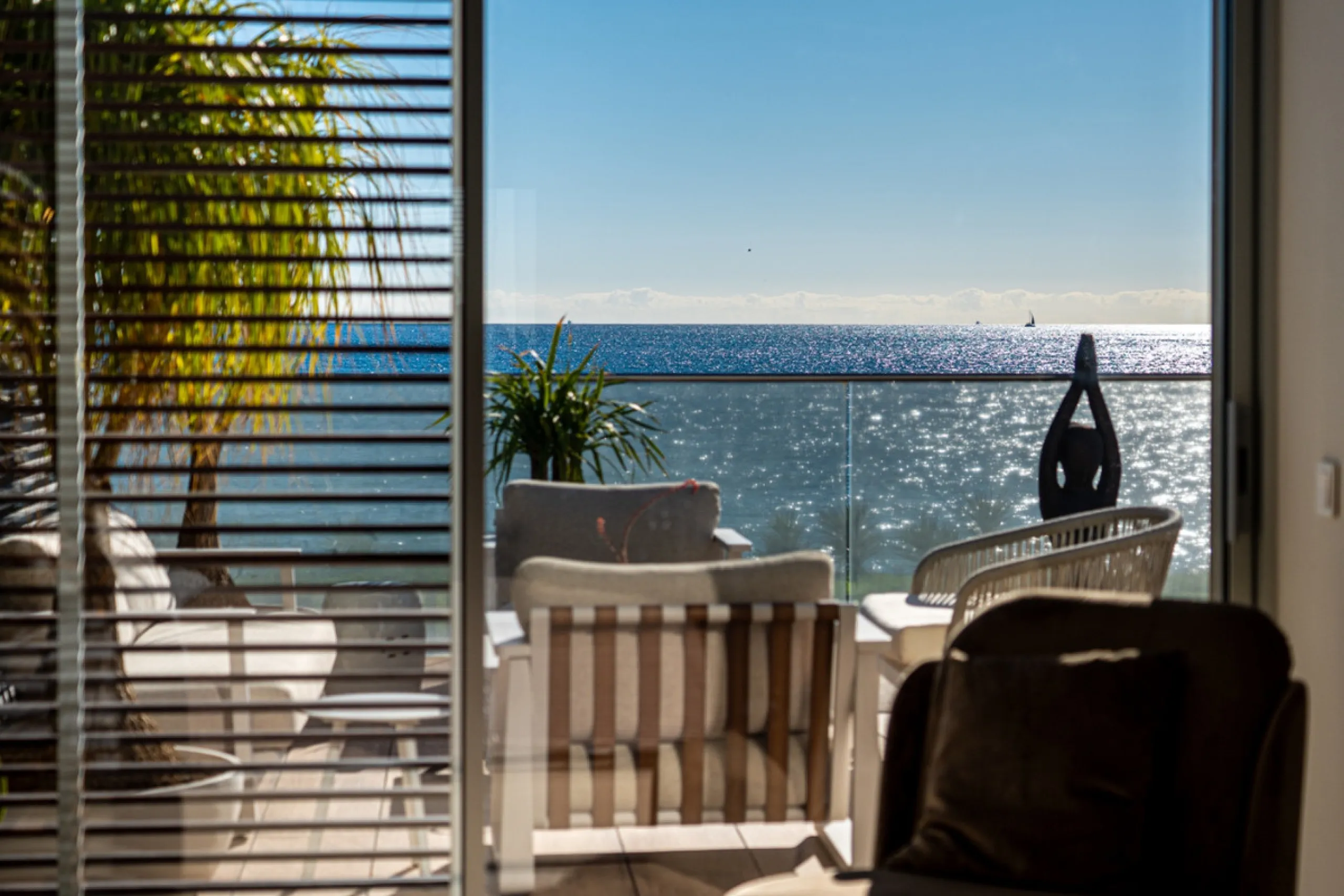Casa Azul is a modern 4-bed, 3-bath beachfront villa in an exclusive gated complex in Estepona. The home offers open plan living and a bright interior with large windows. You have a private pool, an expansive terrace and direct beach access. The villa sit