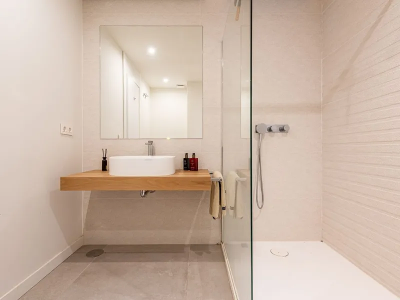 Modern and exclusive townhouse built in 2020, with a design and interior that truly make it stand out in the area.