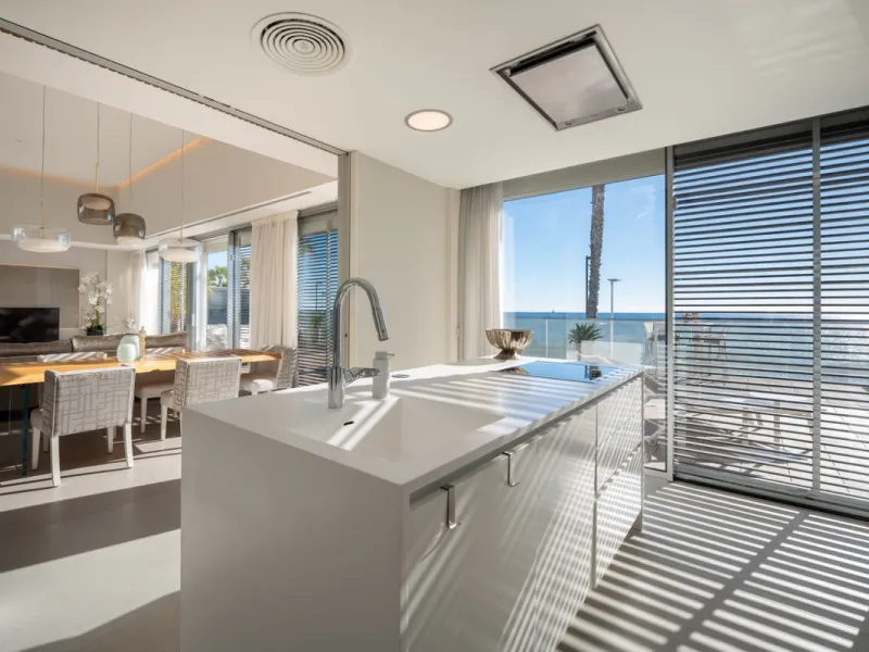 Casa Azul is a modern 4-bed, 3-bath beachfront villa in an exclusive gated complex in Estepona. The home offers open plan living and a bright interior with large windows. You have a private pool, an expansive terrace and direct beach access. The villa sit