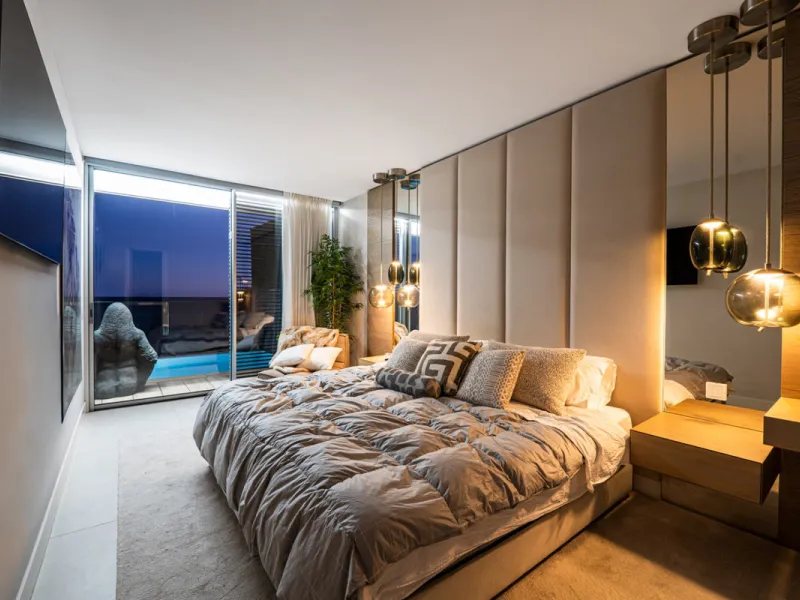 Casa Azul is a modern 4-bed, 3-bath beachfront villa in an exclusive gated complex in Estepona. The home offers open plan living and a bright interior with large windows. You have a private pool, an expansive terrace and direct beach access. The villa sit
