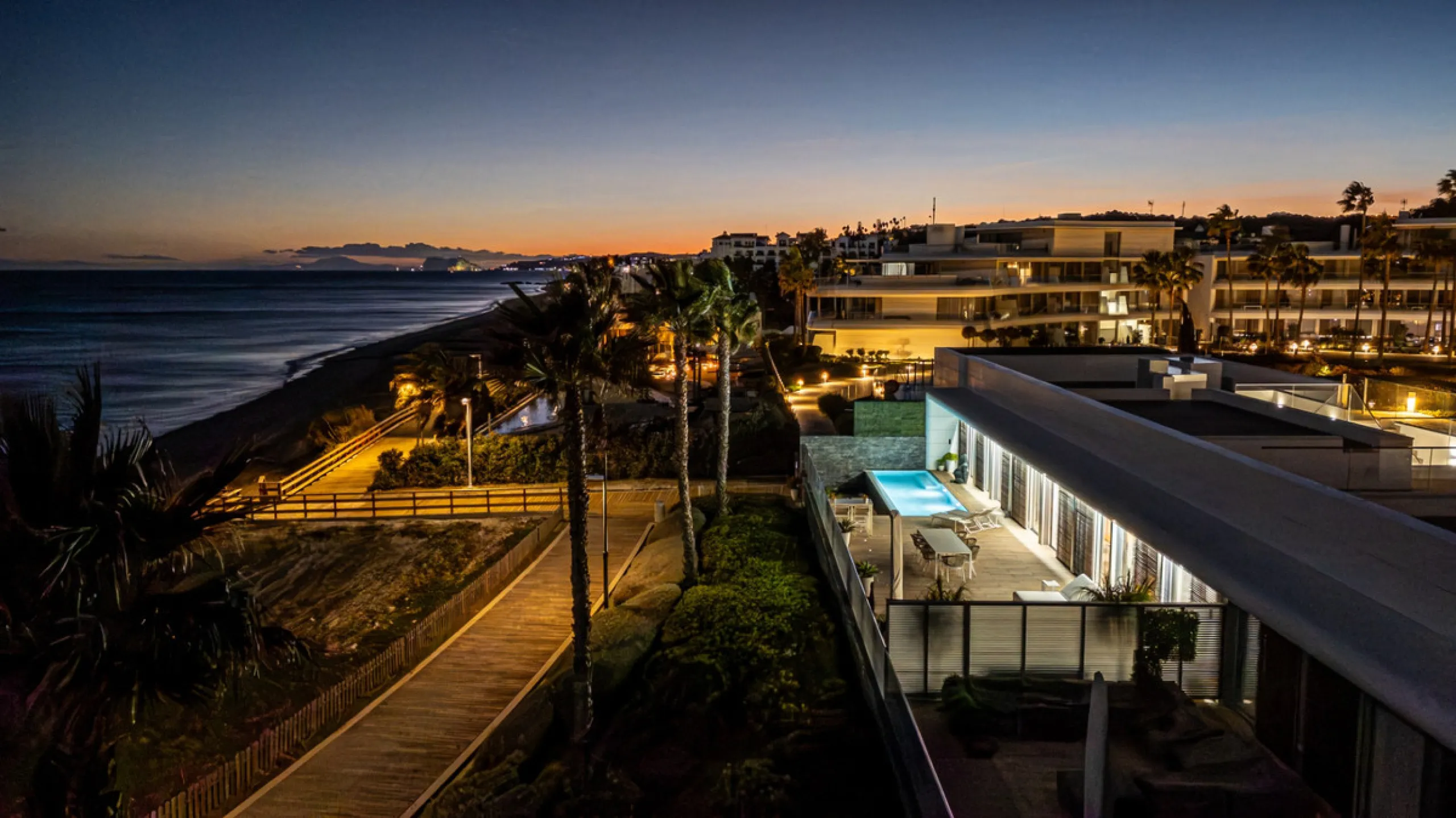 Casa Azul is a modern 4-bed, 3-bath beachfront villa in an exclusive gated complex in Estepona. The home offers open plan living and a bright interior with large windows. You have a private pool, an expansive terrace and direct beach access. The villa sit