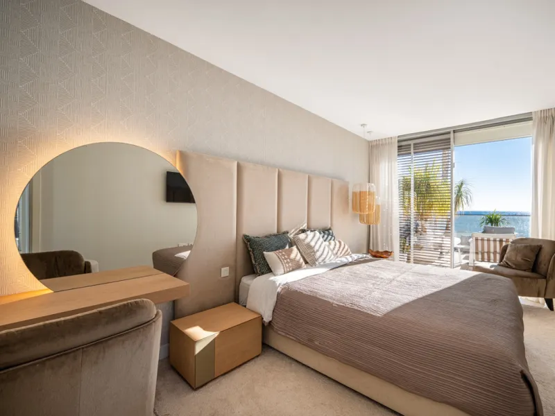 Casa Azul is a modern 4-bed, 3-bath beachfront villa in an exclusive gated complex in Estepona. The home offers open plan living and a bright interior with large windows. You have a private pool, an expansive terrace and direct beach access. The villa sit
