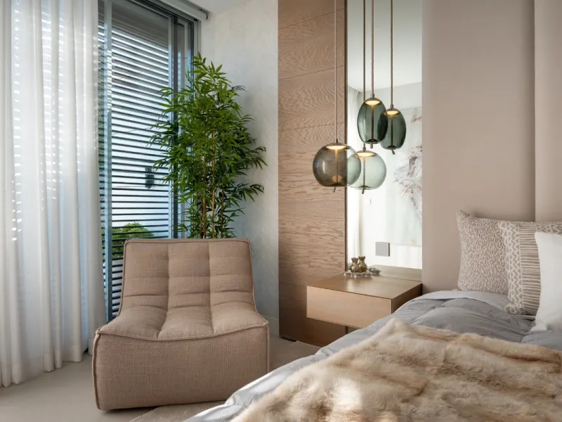 Casa Azul is a modern 4-bed, 3-bath beachfront villa in an exclusive gated complex in Estepona. The home offers open plan living and a bright interior with large windows. You have a private pool, an expansive terrace and direct beach access. The villa sit