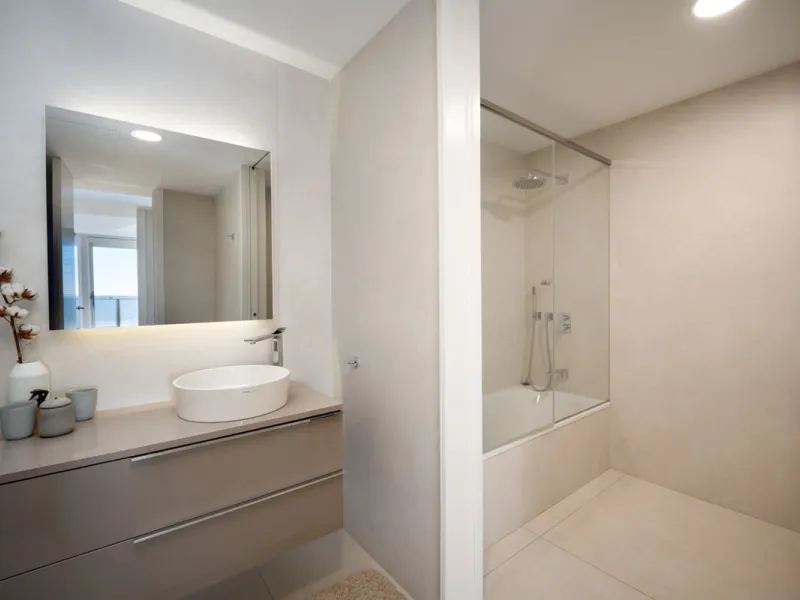 Casa Azul is a modern 4-bed, 3-bath beachfront villa in an exclusive gated complex in Estepona. The home offers open plan living and a bright interior with large windows. You have a private pool, an expansive terrace and direct beach access. The villa sit