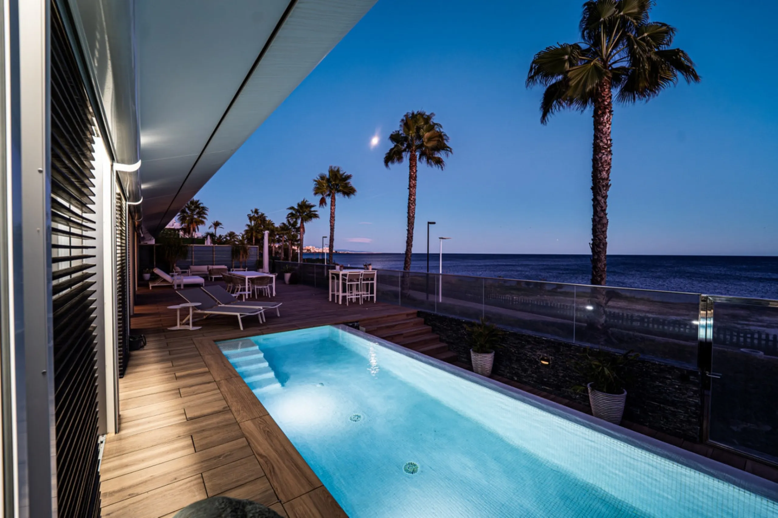 Casa Azul is a modern 4-bed, 3-bath beachfront villa in an exclusive gated complex in Estepona. The home offers open plan living and a bright interior with large windows. You have a private pool, an expansive terrace and direct beach access. The villa sit