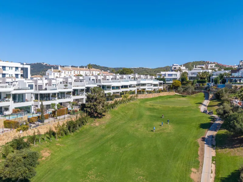 Modern and exclusive townhouse built in 2020, with a design and interior that truly make it stand out in the area.