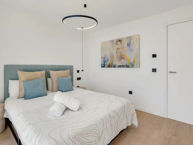 This stunning property is a modern luxury home in Reserva Marbella with open sea views and a bright open-plan design. The ground floor connects the kitchen, dining and living areas in one clean space that leads to a covered terrace, a landscaped garden an