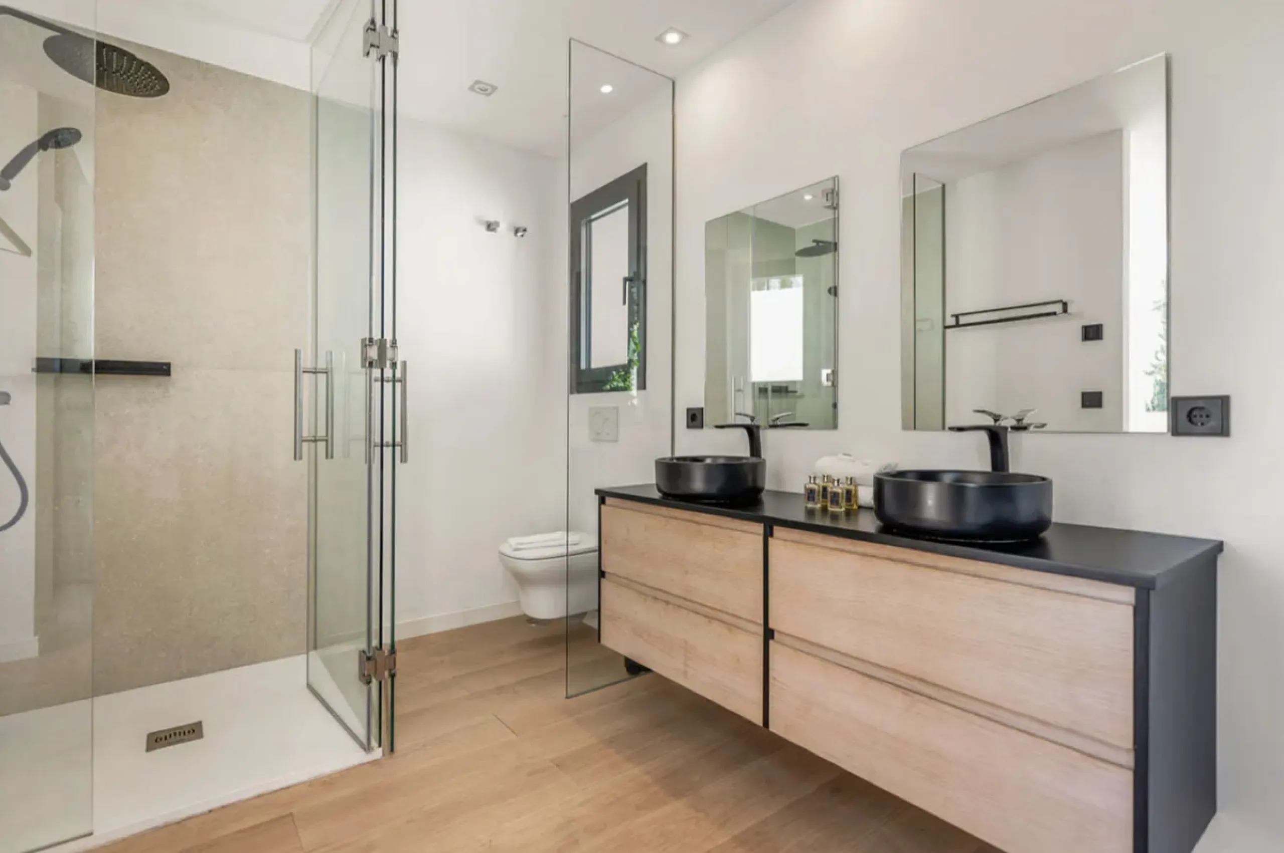 This stunning property is a modern luxury home in Reserva Marbella with open sea views and a bright open-plan design. The ground floor connects the kitchen, dining and living areas in one clean space that leads to a covered terrace, a landscaped garden an