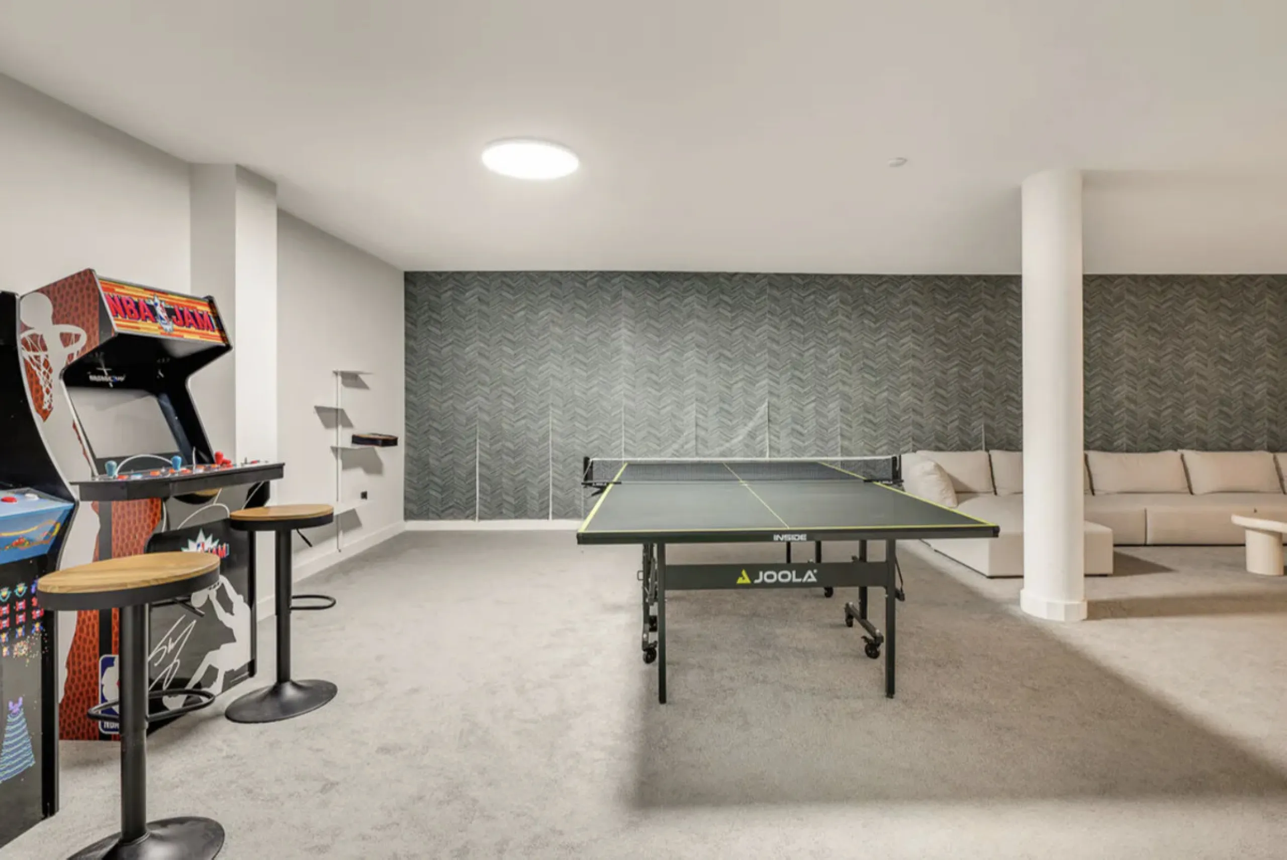 This stunning property is a modern luxury home in Reserva Marbella with open sea views and a bright open-plan design. The ground floor connects the kitchen, dining and living areas in one clean space that leads to a covered terrace, a landscaped garden an