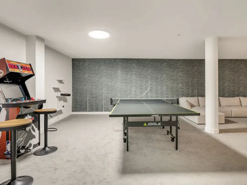 This stunning property is a modern luxury home in Reserva Marbella with open sea views and a bright open-plan design. The ground floor connects the kitchen, dining and living areas in one clean space that leads to a covered terrace, a landscaped garden an