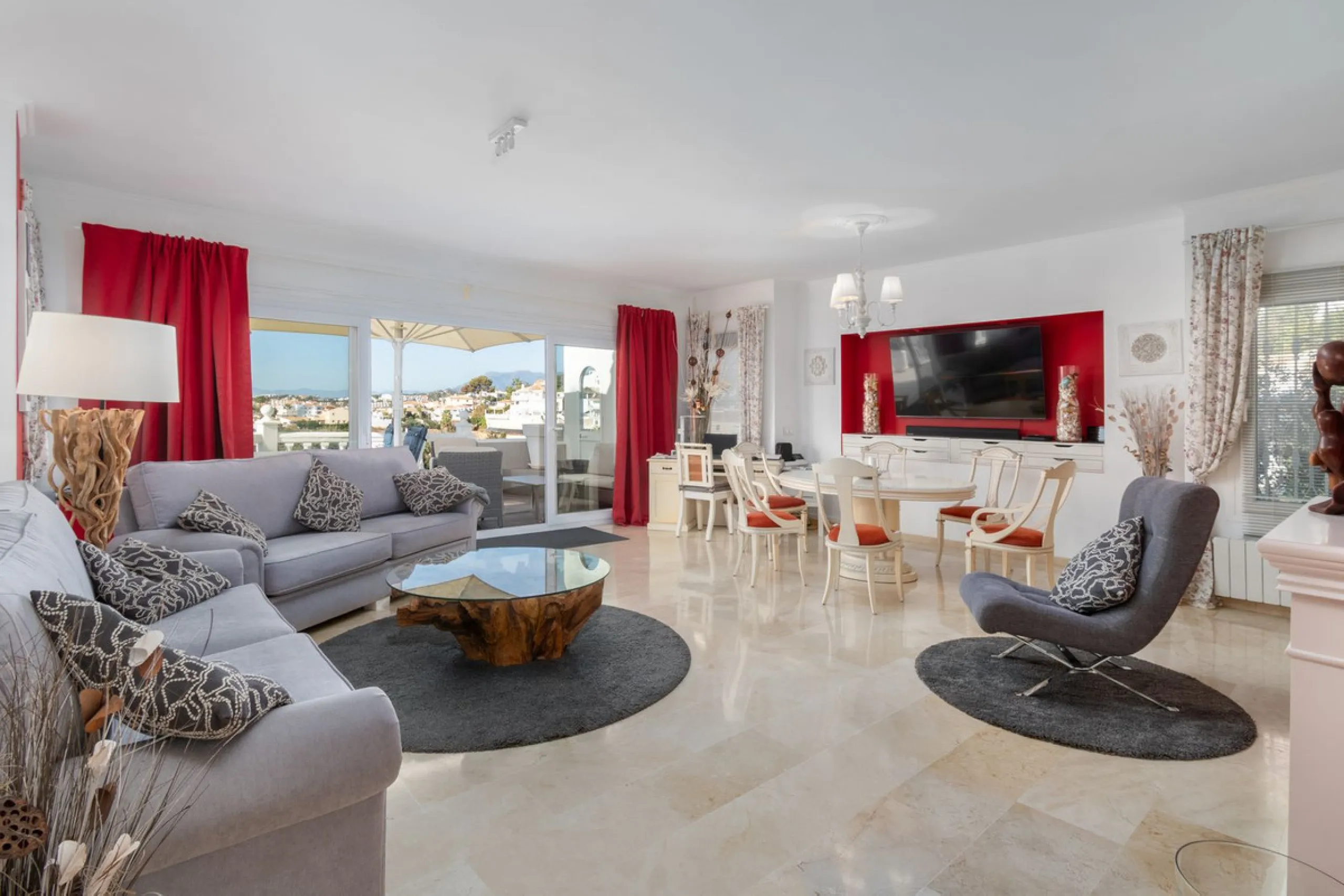 Villa in a prime location in Mijas Costa.
