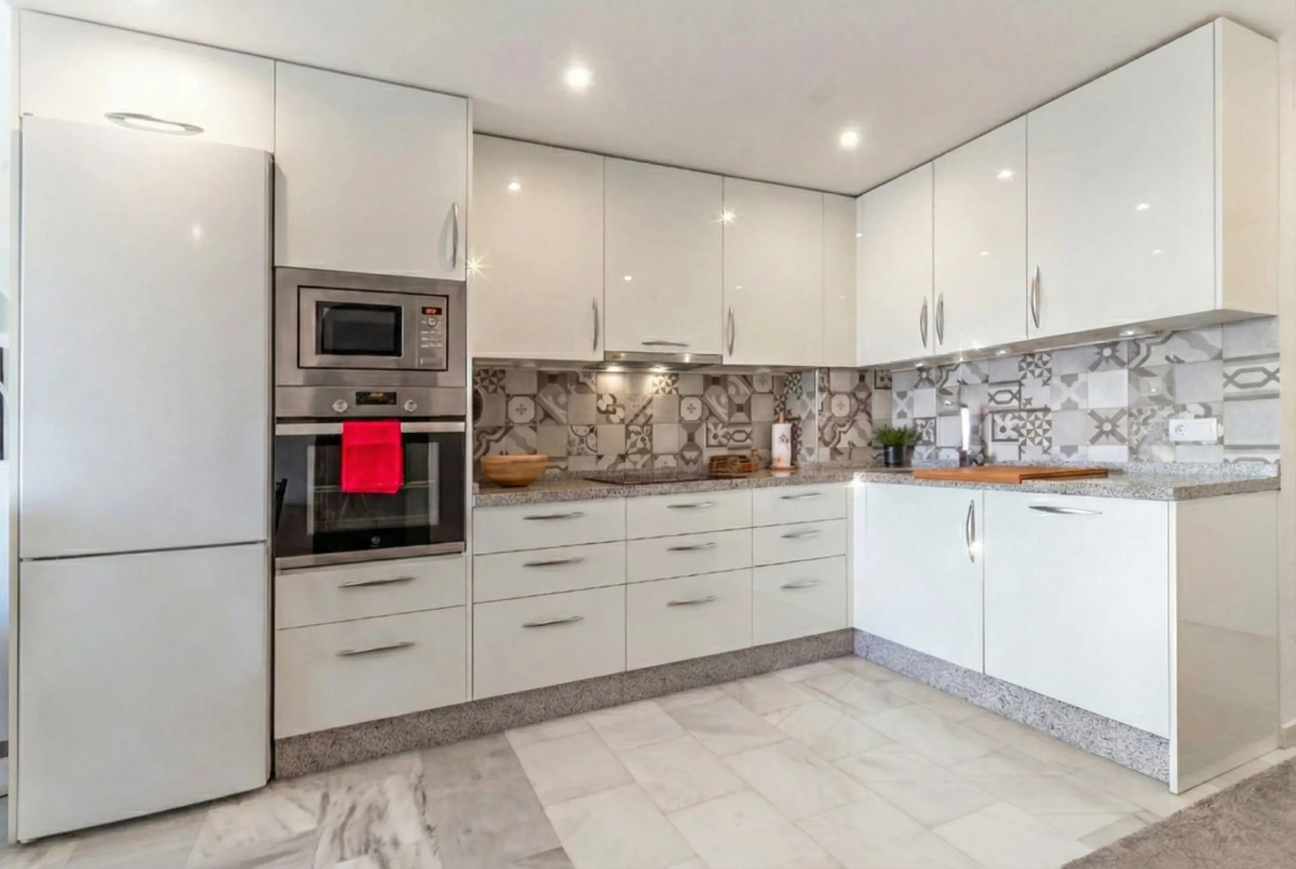 Apartment - Middle Floor Apartment в продаже в Mijas, Málaga. В доме 2 спален и 2 ванных комнат. Площадь дома 70 м²
