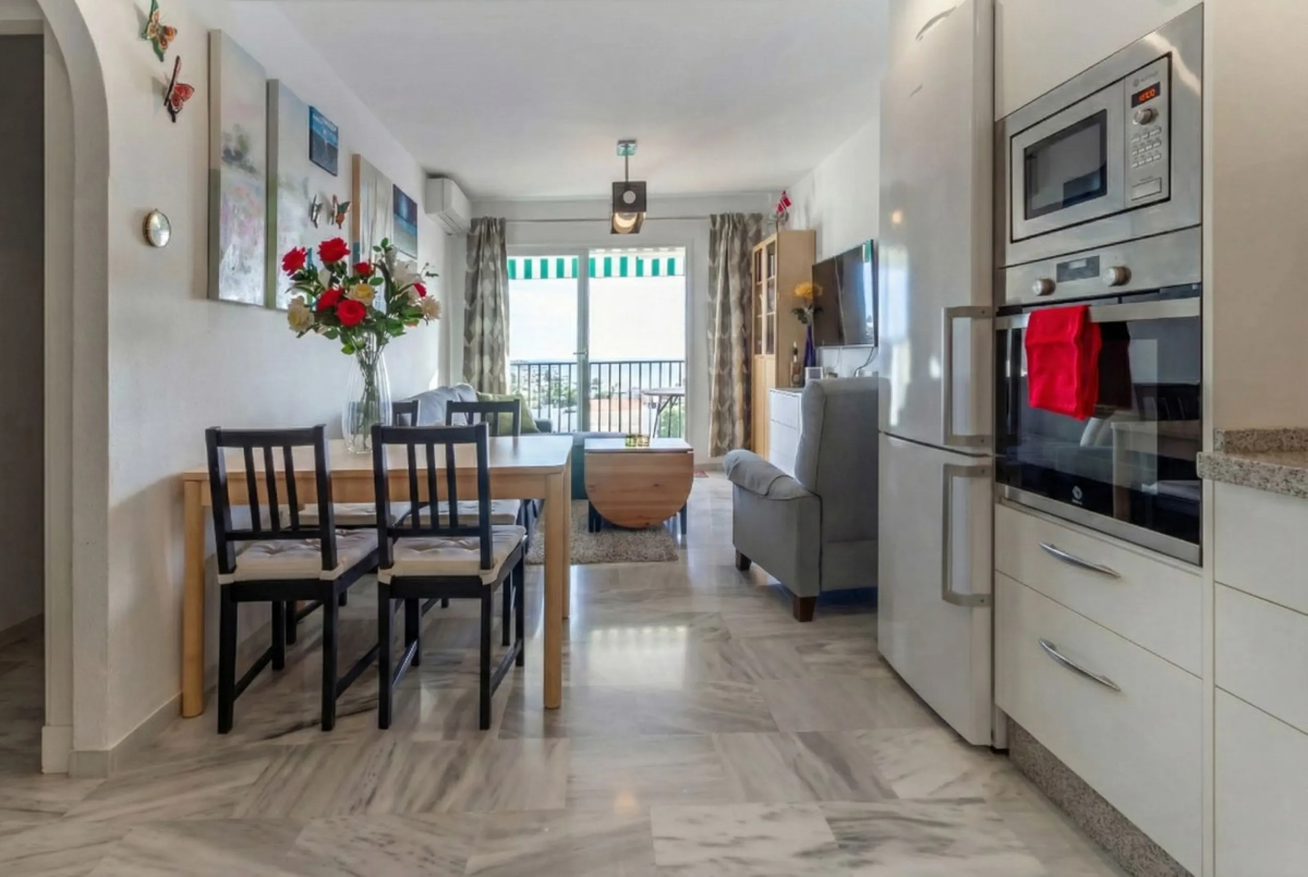 Apartment - Middle Floor Apartment в продаже в Mijas, Málaga. В доме 2 спален и 2 ванных комнат. Площадь дома 70 м²