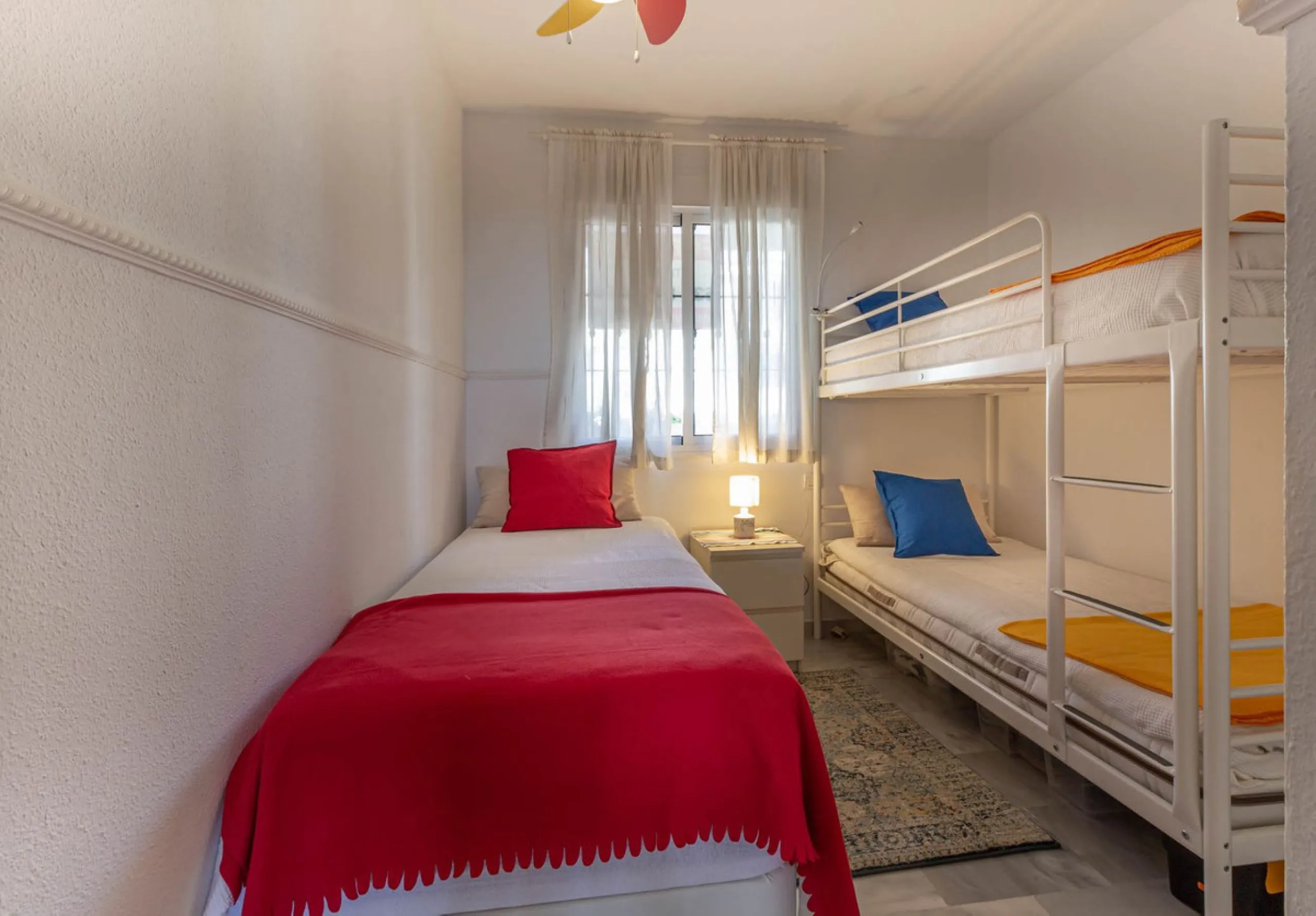 Apartment - Middle Floor Apartment в продаже в Mijas, Málaga. В доме 2 спален и 2 ванных комнат. Площадь дома 70 м²