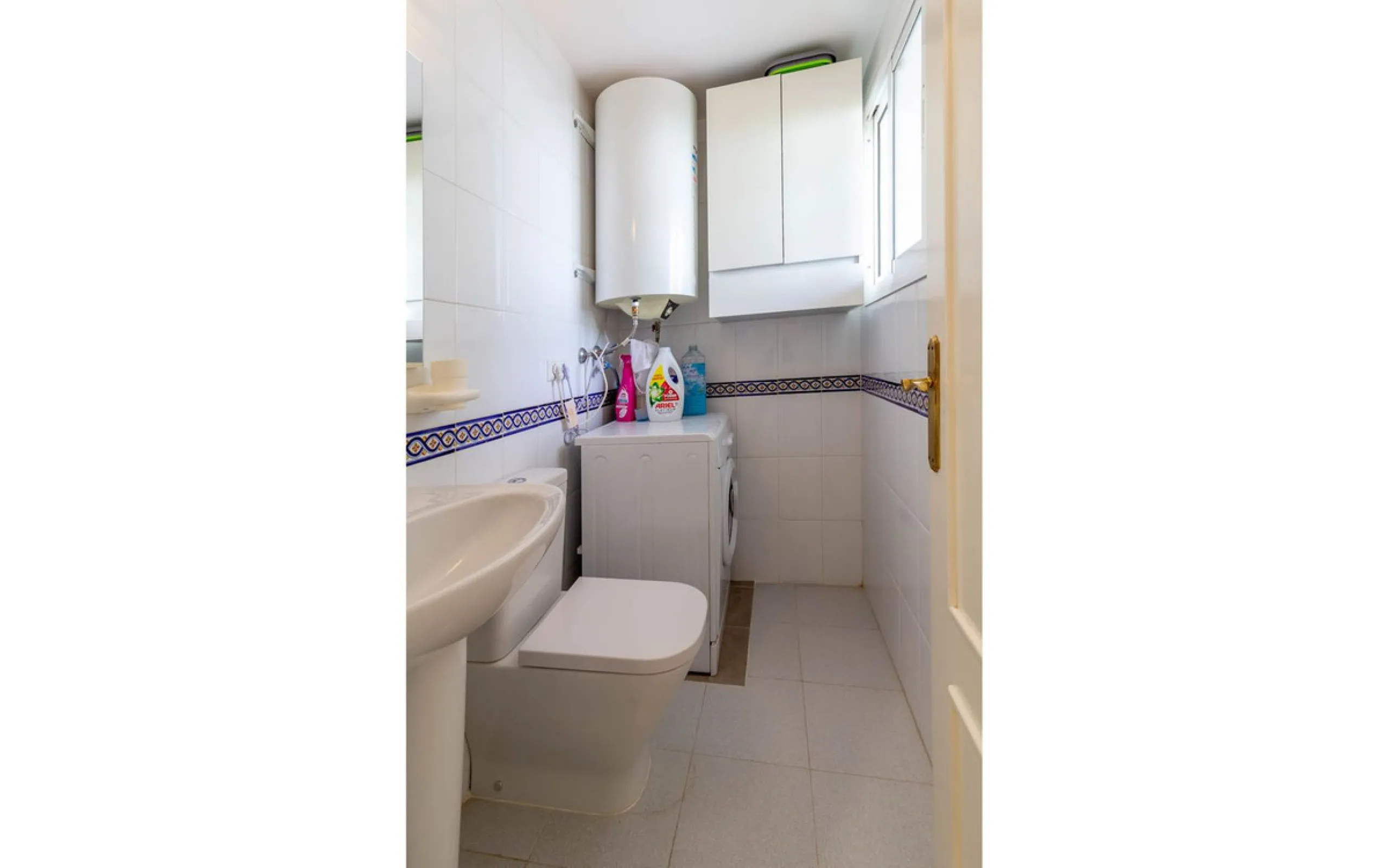 Apartment - Middle Floor Apartment в продаже в Mijas, Málaga. В доме 2 спален и 2 ванных комнат. Площадь дома 70 м²