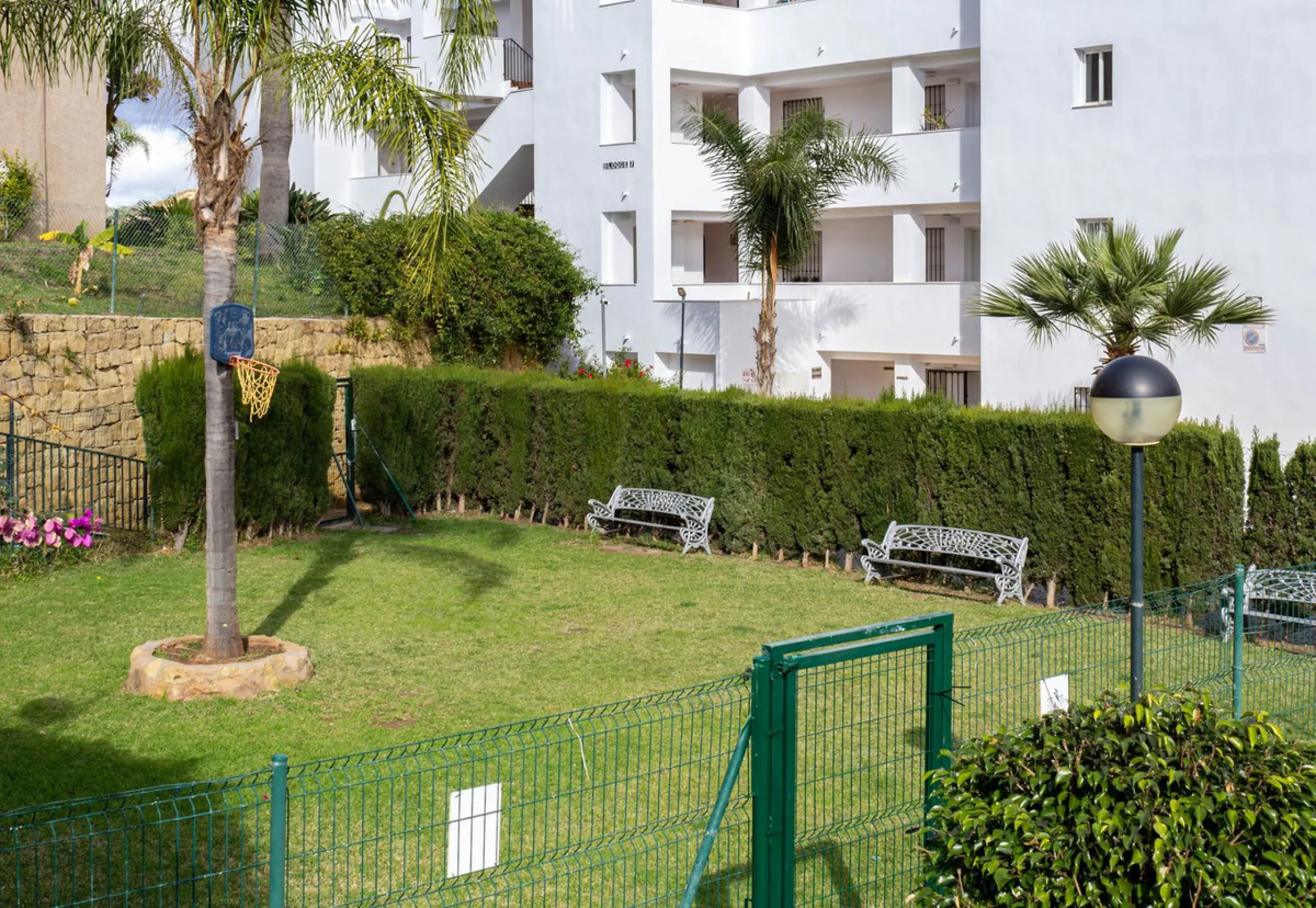 Apartment - Middle Floor Apartment в продаже в Mijas, Málaga. В доме 2 спален и 2 ванных комнат. Площадь дома 70 м²