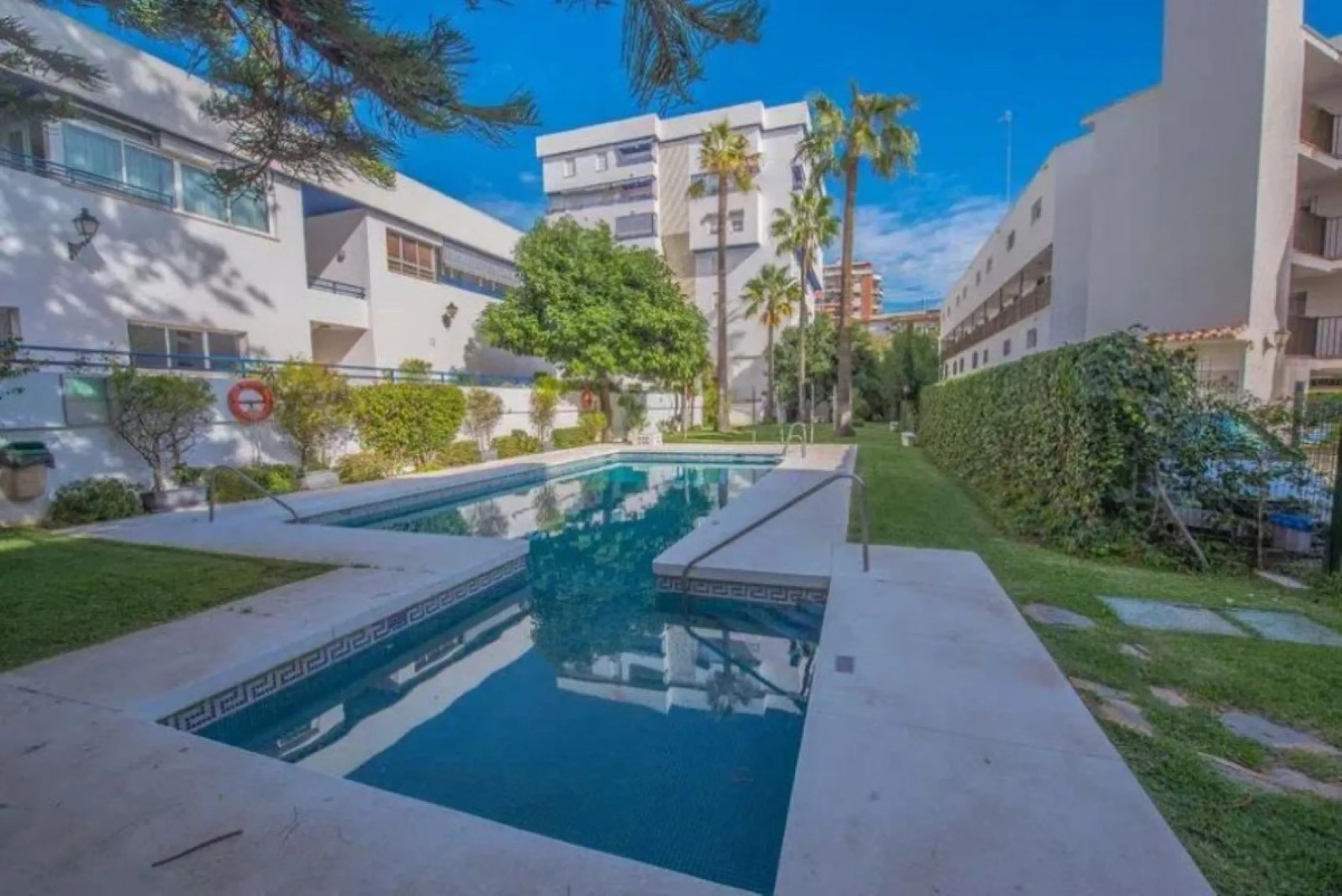 Апартамент средний этаж, Marbella, Costa del Sol
