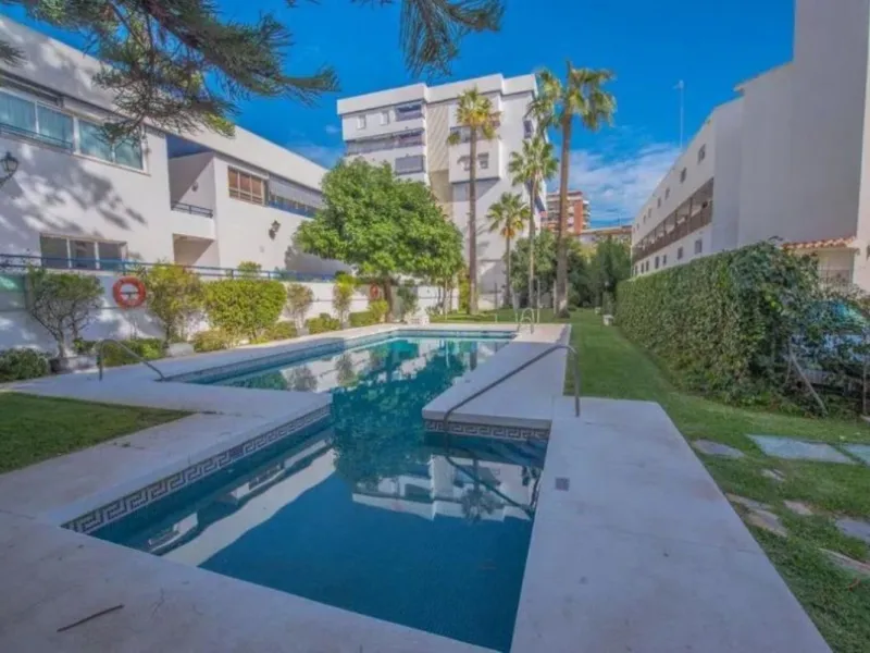 Апартамент средний этаж, Marbella, Costa del Sol