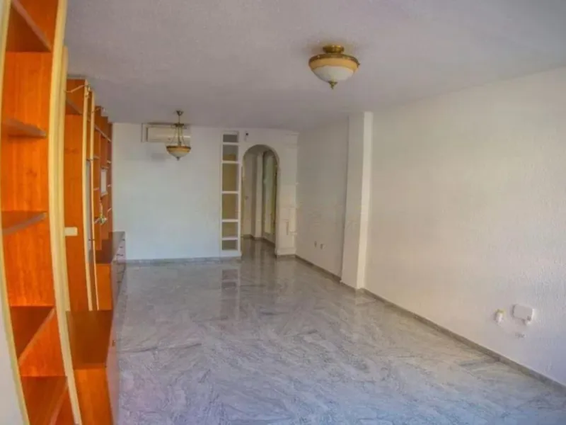 Апартамент средний этаж, Marbella, Costa del Sol