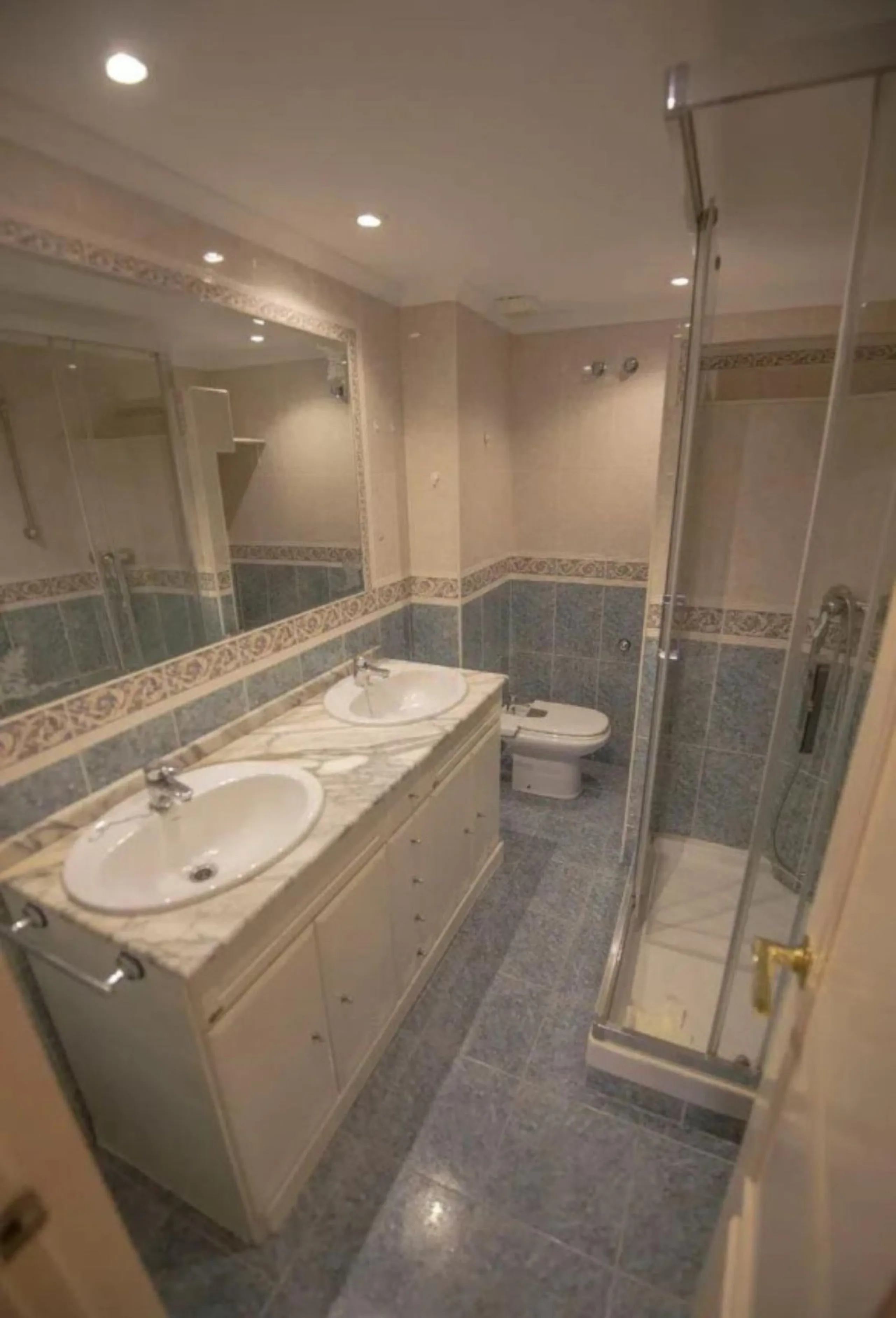 Апартамент средний этаж, Marbella, Costa del Sol
