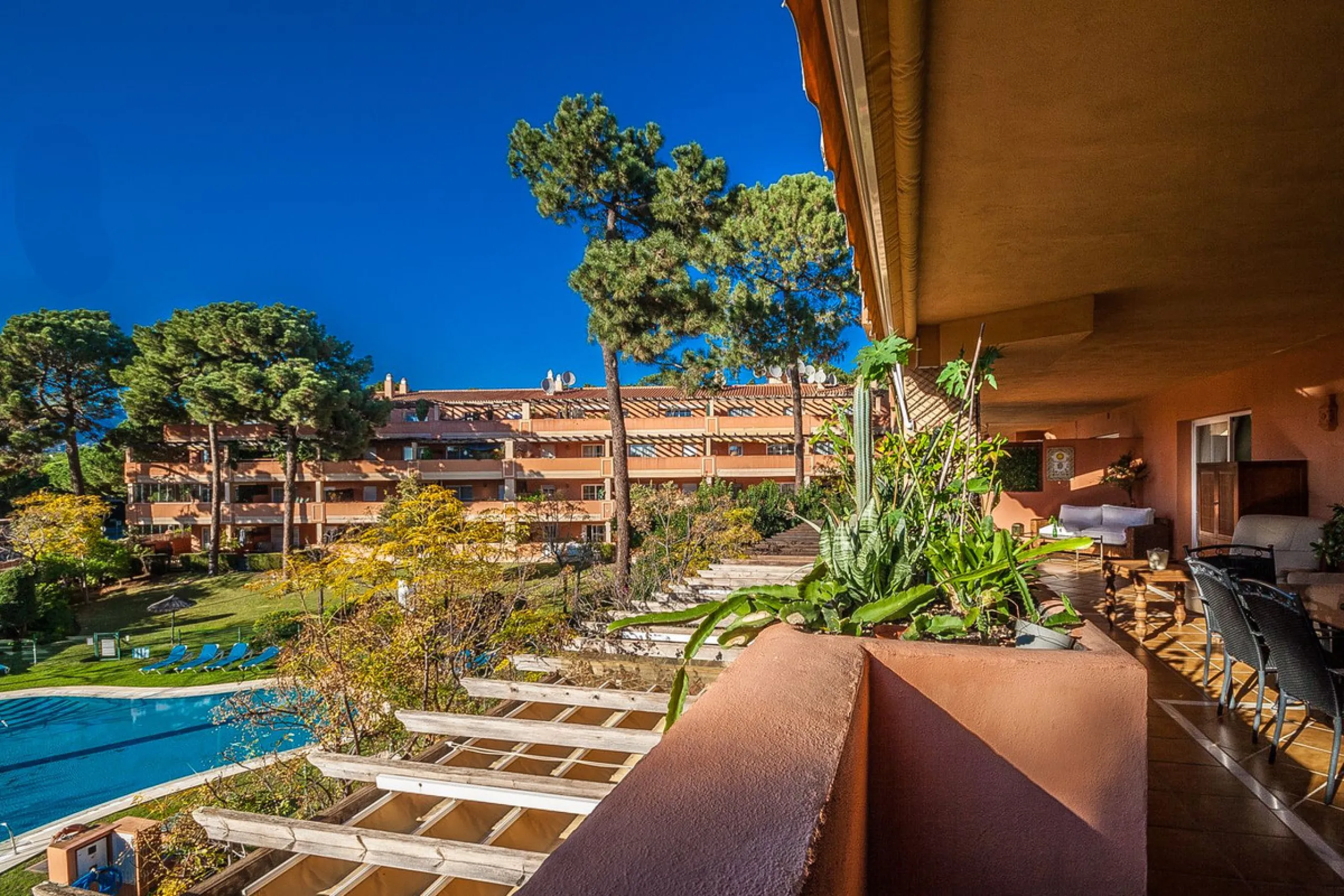 Apartment - Middle Floor Apartment в продаже в Marbella, Málaga. В доме 2 спален и 2 ванных комнат. Площадь дома 156 м²