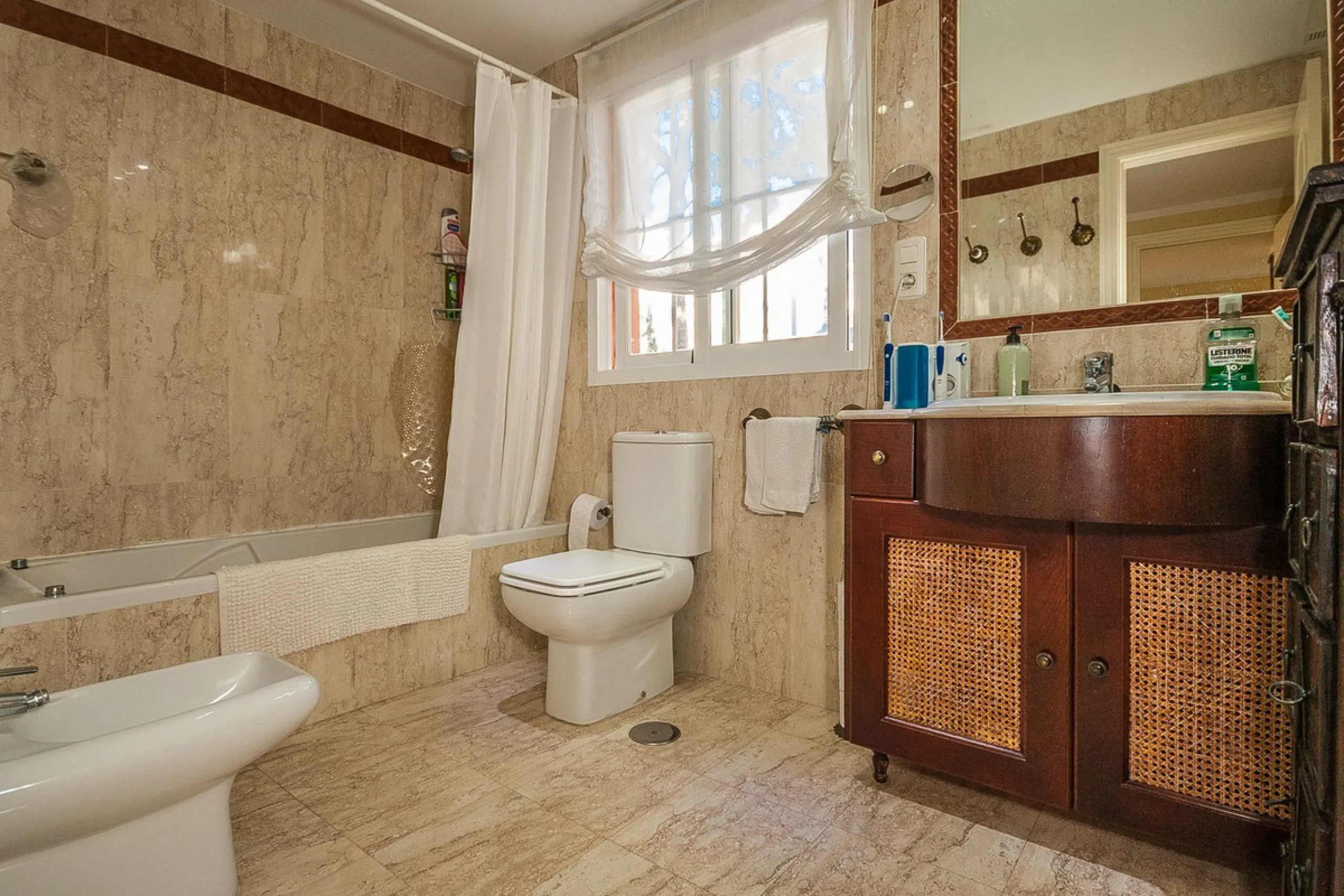 Apartment - Middle Floor Apartment в продаже в Marbella, Málaga. В доме 2 спален и 2 ванных комнат. Площадь дома 156 м²