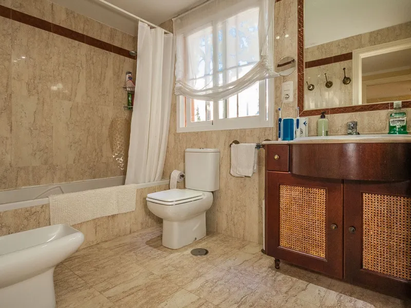 Apartment - Middle Floor Apartment в продаже в Marbella, Málaga. В доме 2 спален и 2 ванных комнат. Площадь дома 156 м²