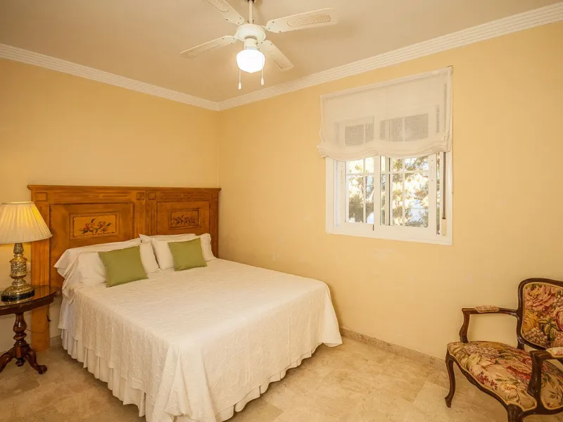 Apartment - Middle Floor Apartment в продаже в Marbella, Málaga. В доме 2 спален и 2 ванных комнат. Площадь дома 156 м²
