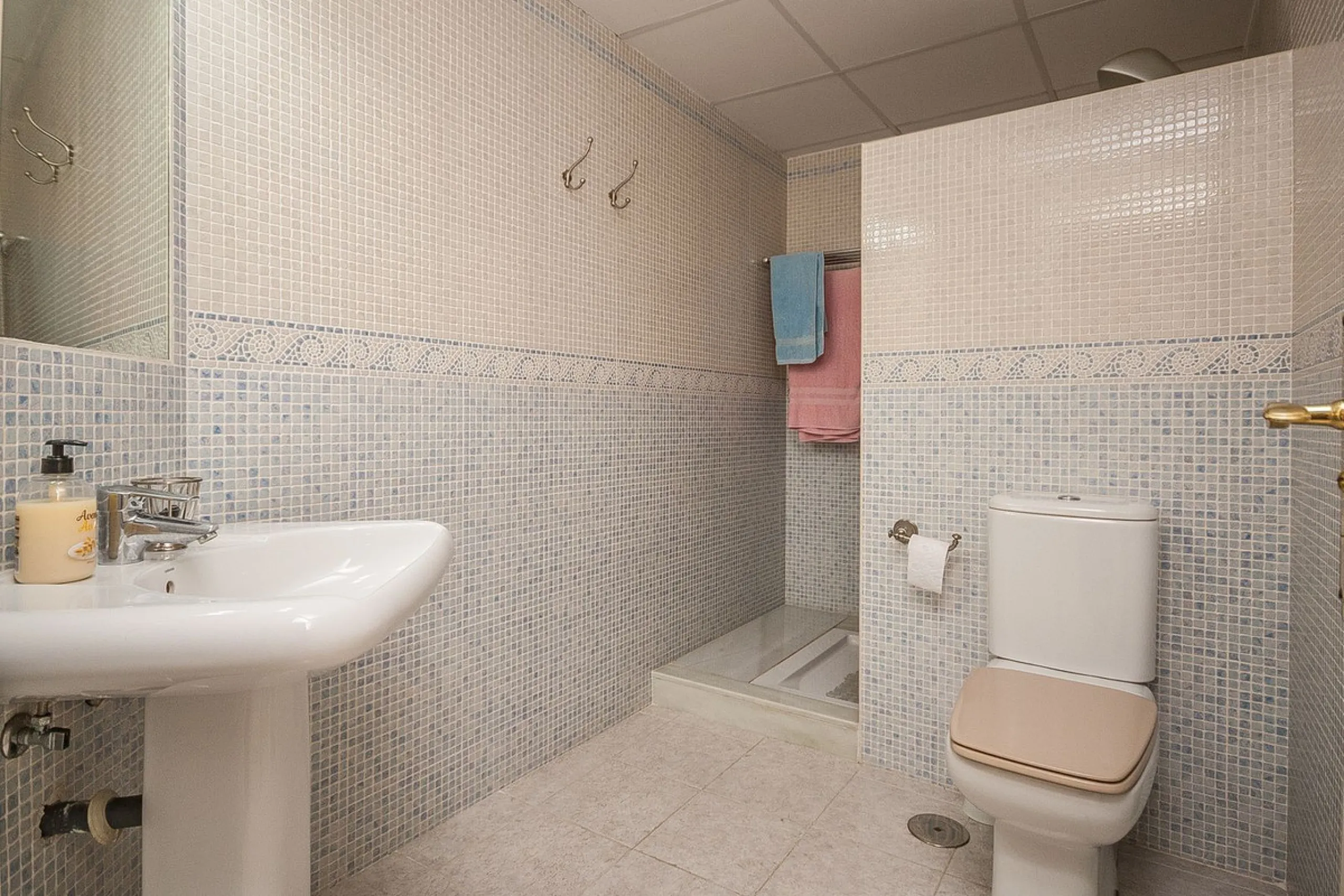 Apartment - Middle Floor Apartment в продаже в Marbella, Málaga. В доме 2 спален и 2 ванных комнат. Площадь дома 156 м²