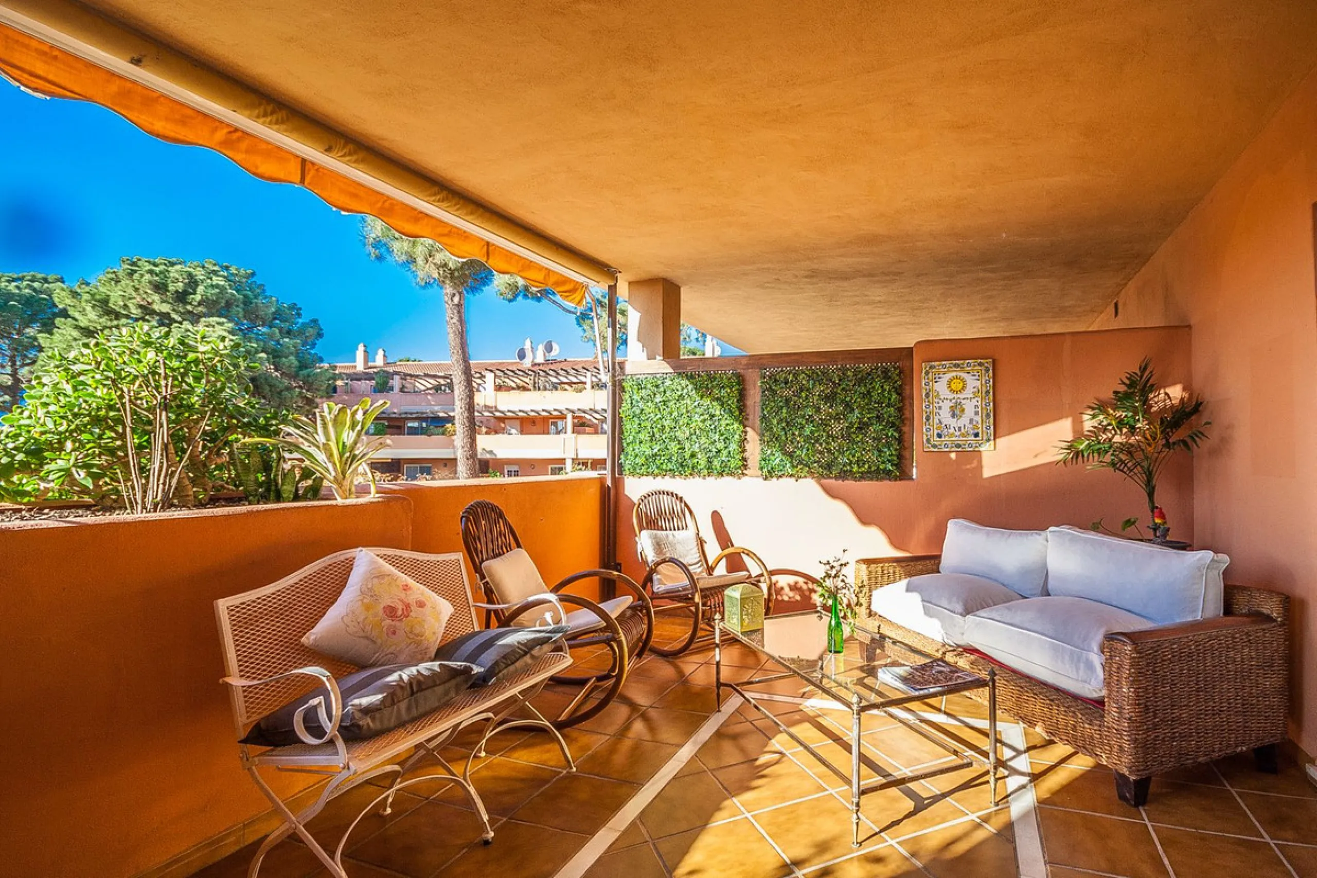 Apartment - Middle Floor Apartment в продаже в Marbella, Málaga. В доме 2 спален и 2 ванных комнат. Площадь дома 156 м²