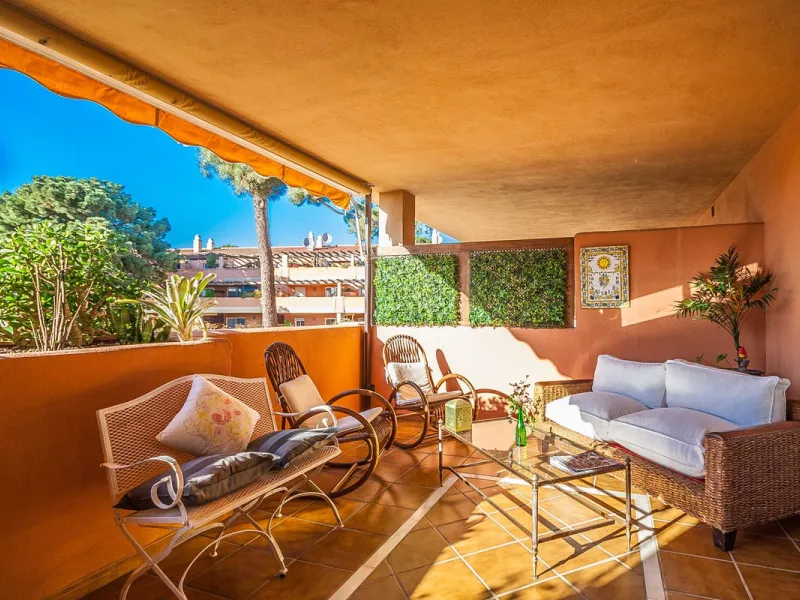Apartment - Middle Floor Apartment в продаже в Marbella, Málaga. В доме 2 спален и 2 ванных комнат. Площадь дома 156 м²