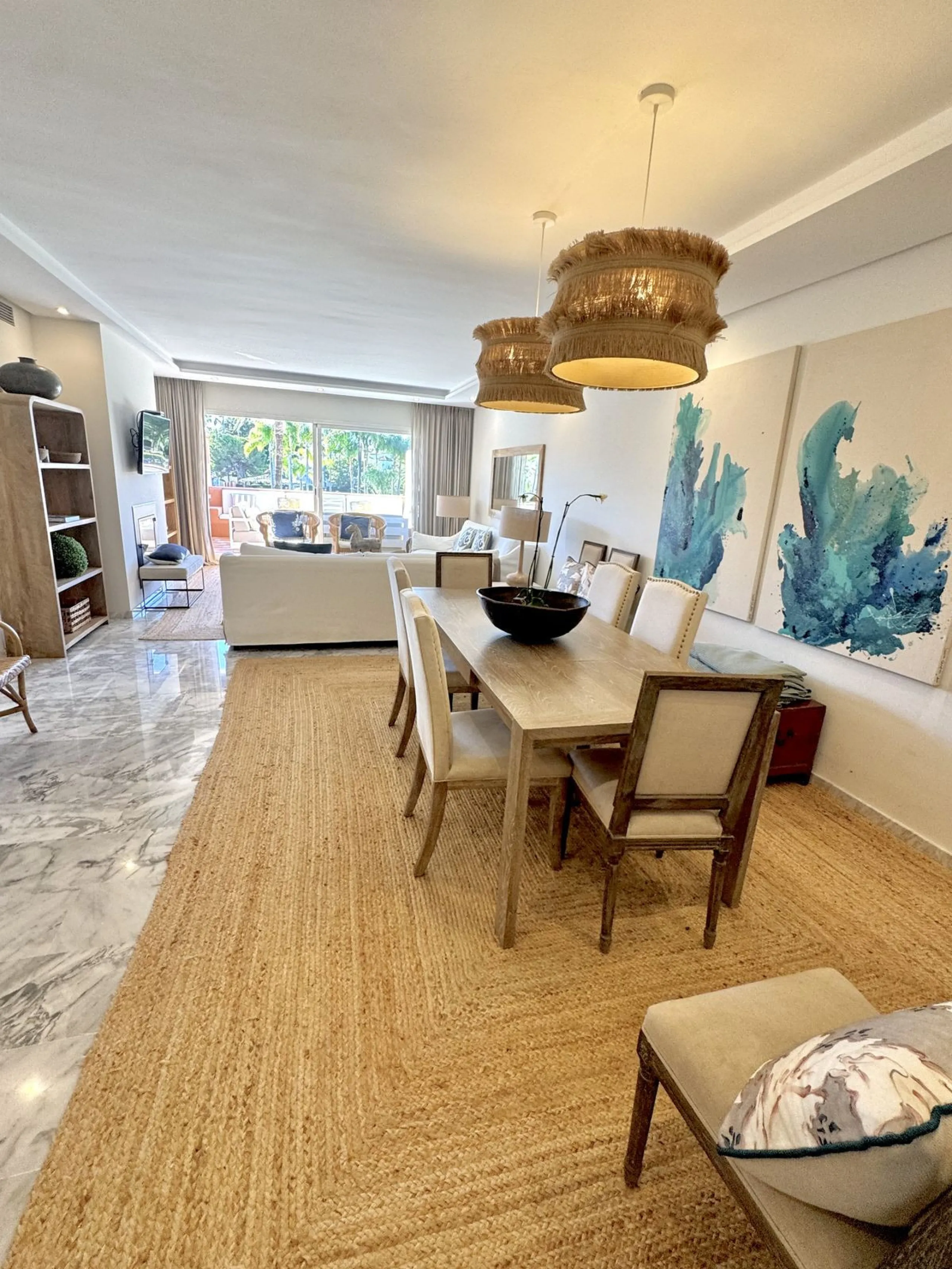 Apartment - Penthouse Duplex в продаже в Marbella, Málaga. В доме 4 спален и 5 ванных комнат. Площадь дома 255 м²